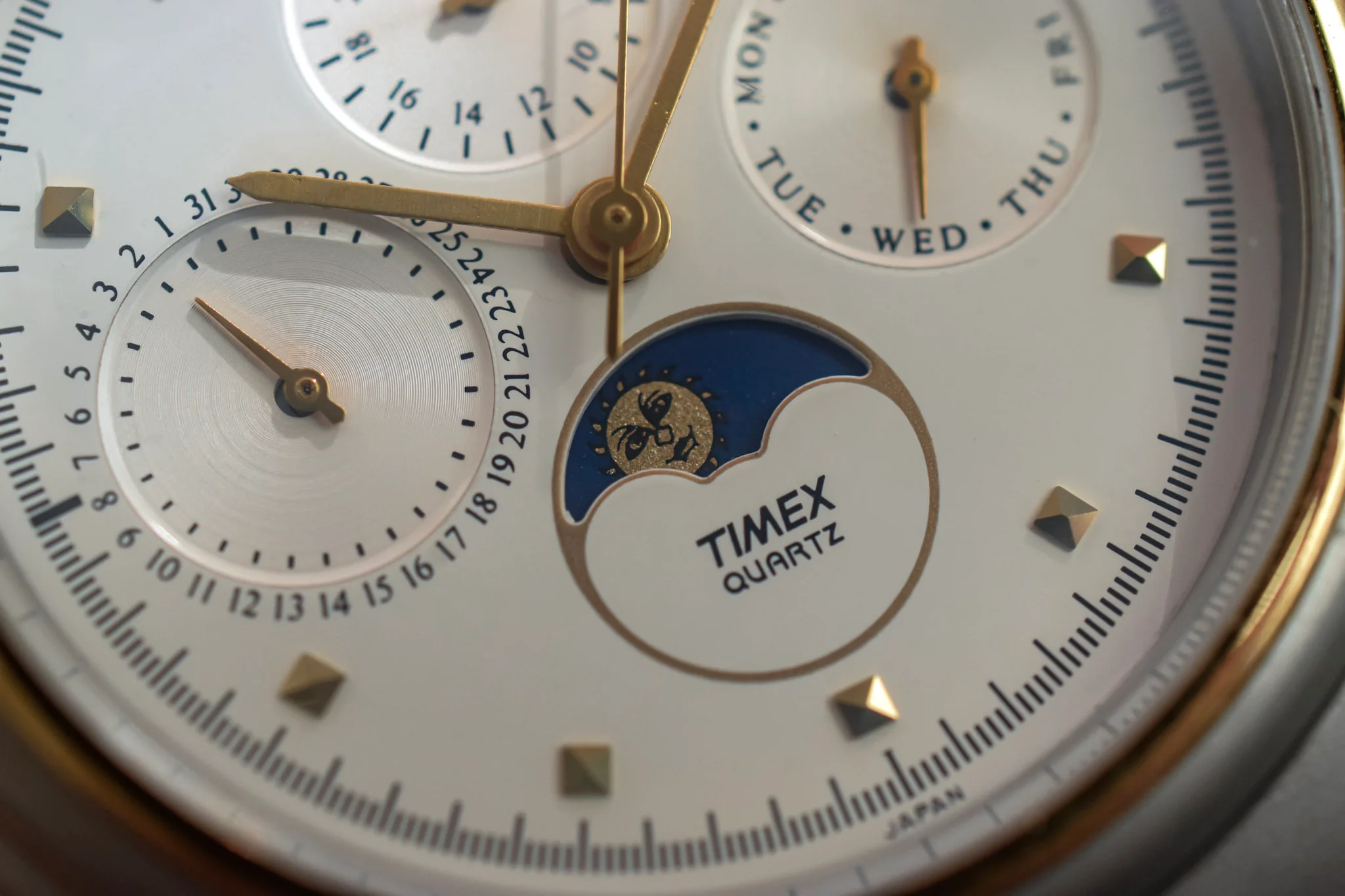 1990 Timex Day & Night Triple Calendar - Image 4