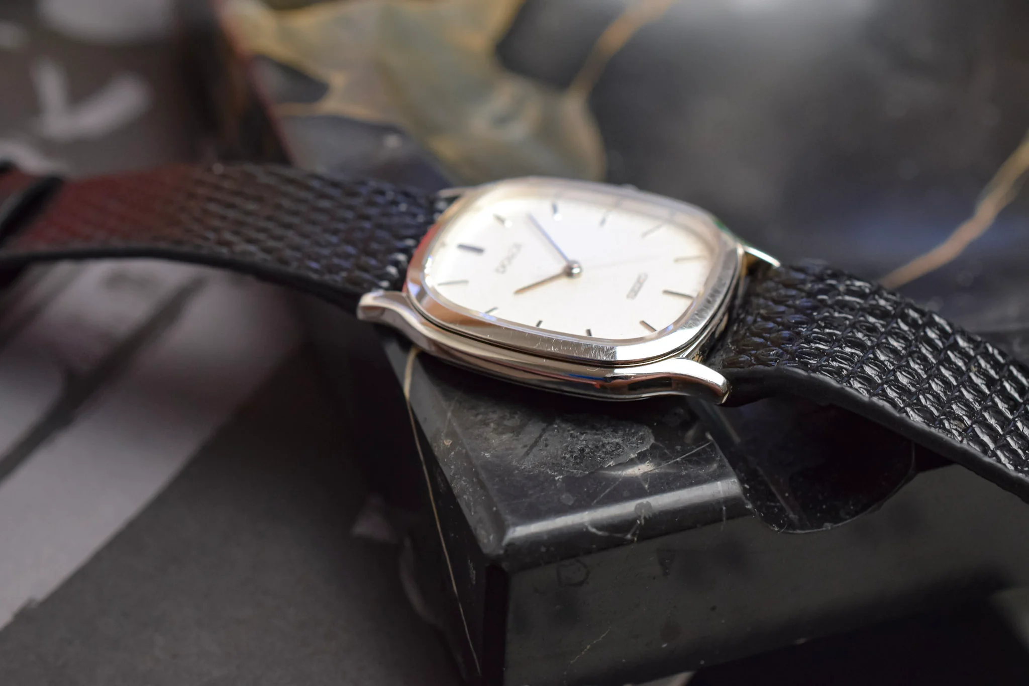 1991 Seiko Dolce Frosted Silver Ellipse - Image 5
