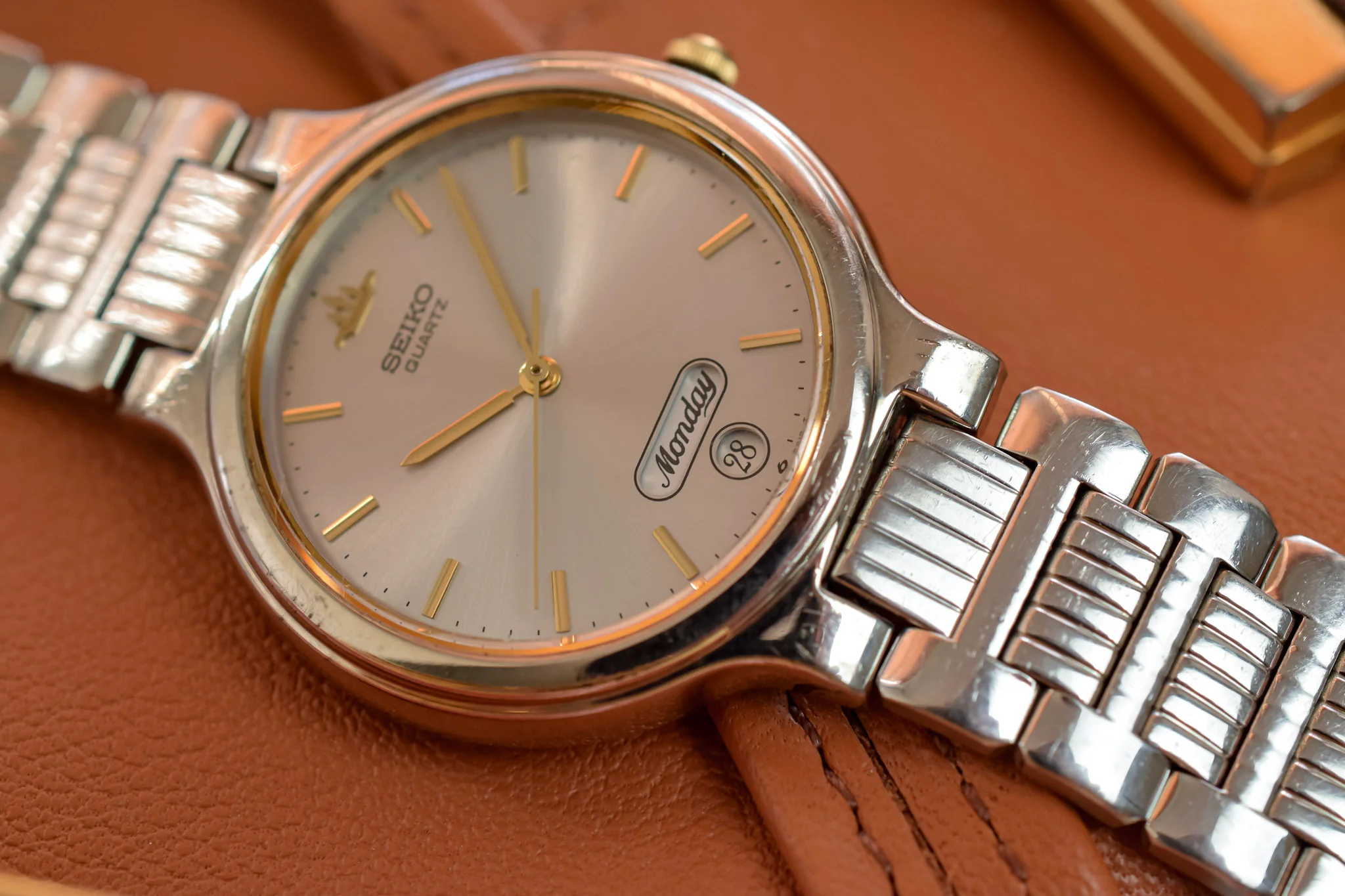 1991 Seiko Galaxy Script Font Day-Date - Image 3