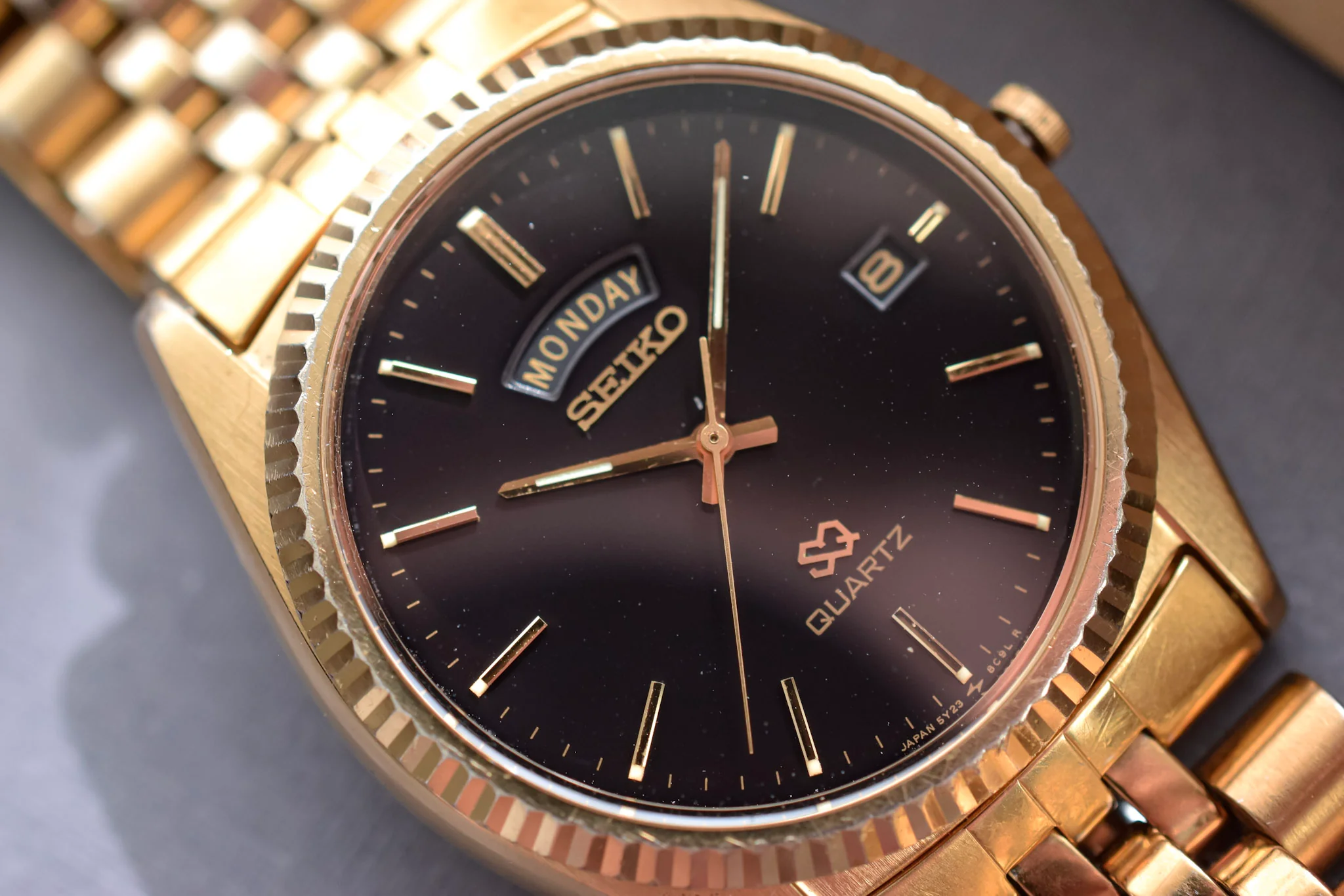 1991 Seiko SQ Gilt Dial Day-Date - Image 3