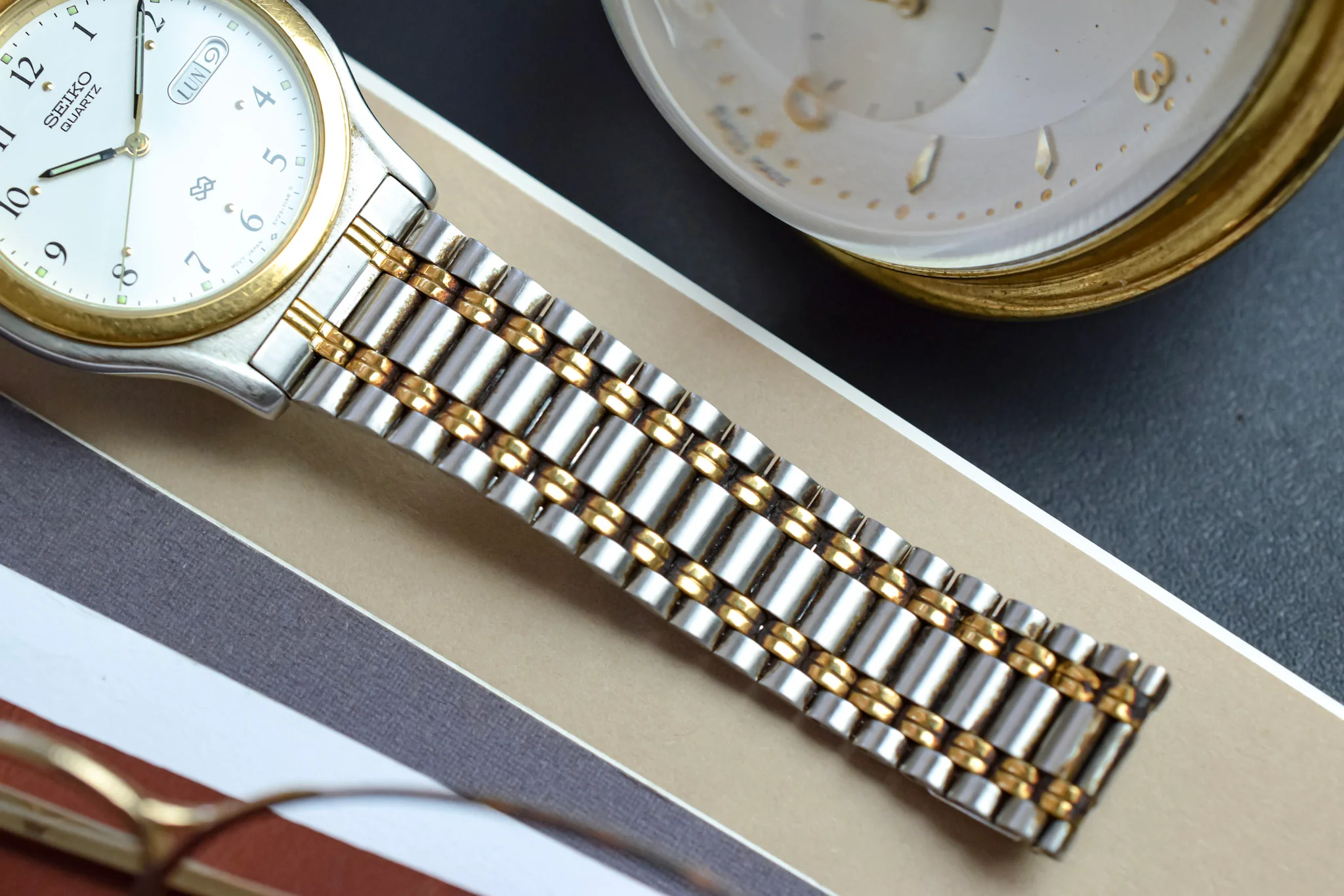 1992 Seiko SQ Arabic Numerals Pill Day-Date - Image 10