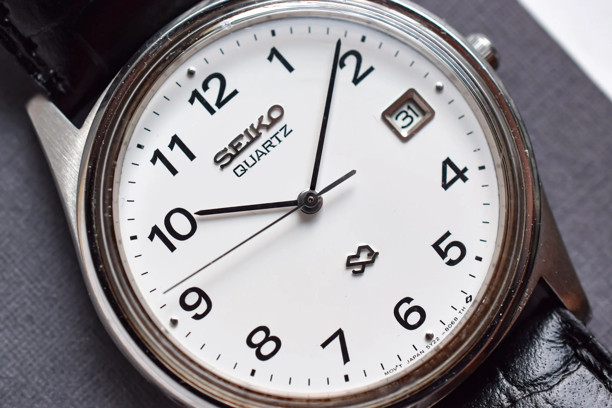 1992 Seiko SQ Steel White Dial Calendar - Image 3