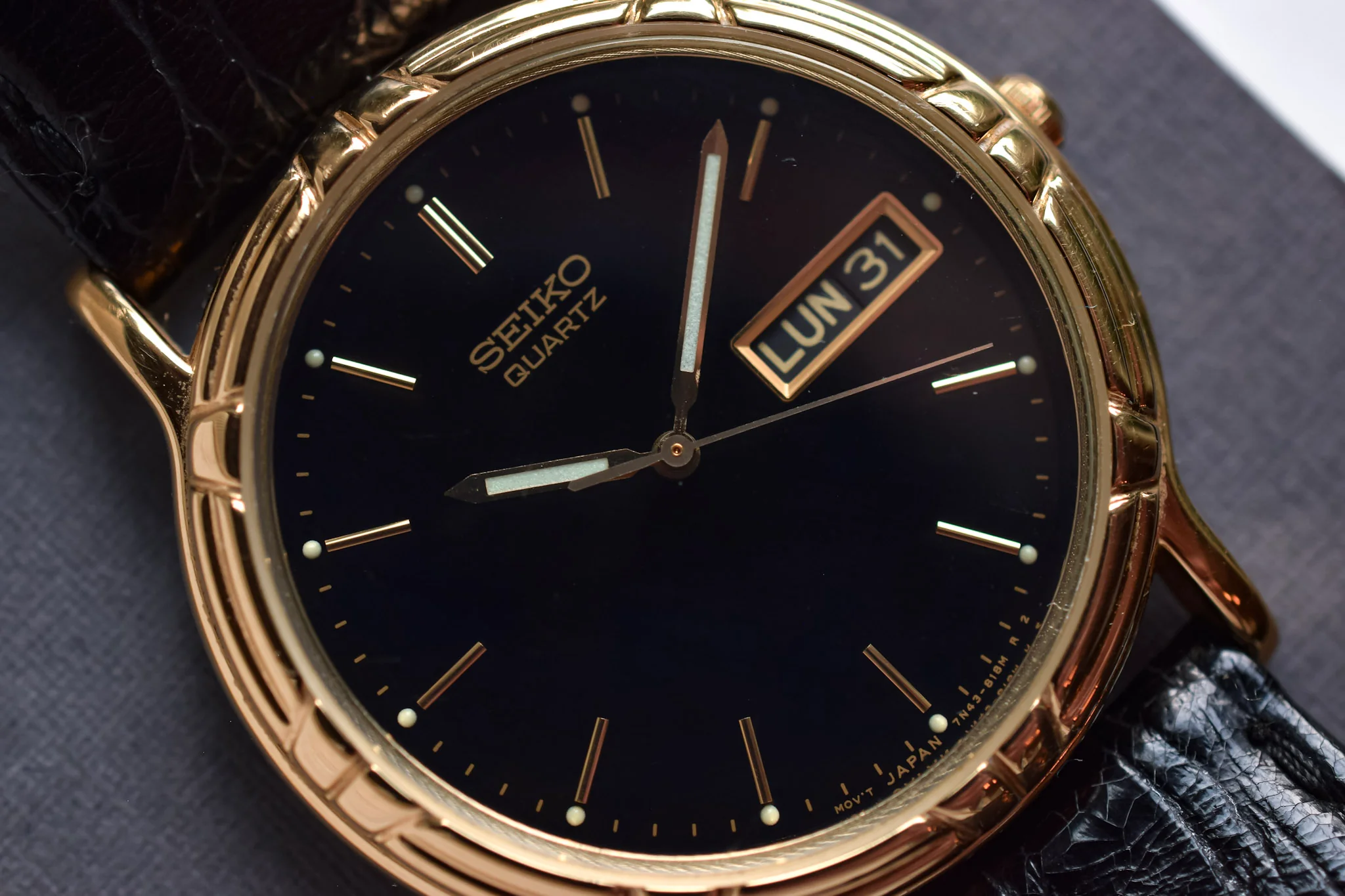 1993 Seiko Black Dial Ornate Bezel - Image 3
