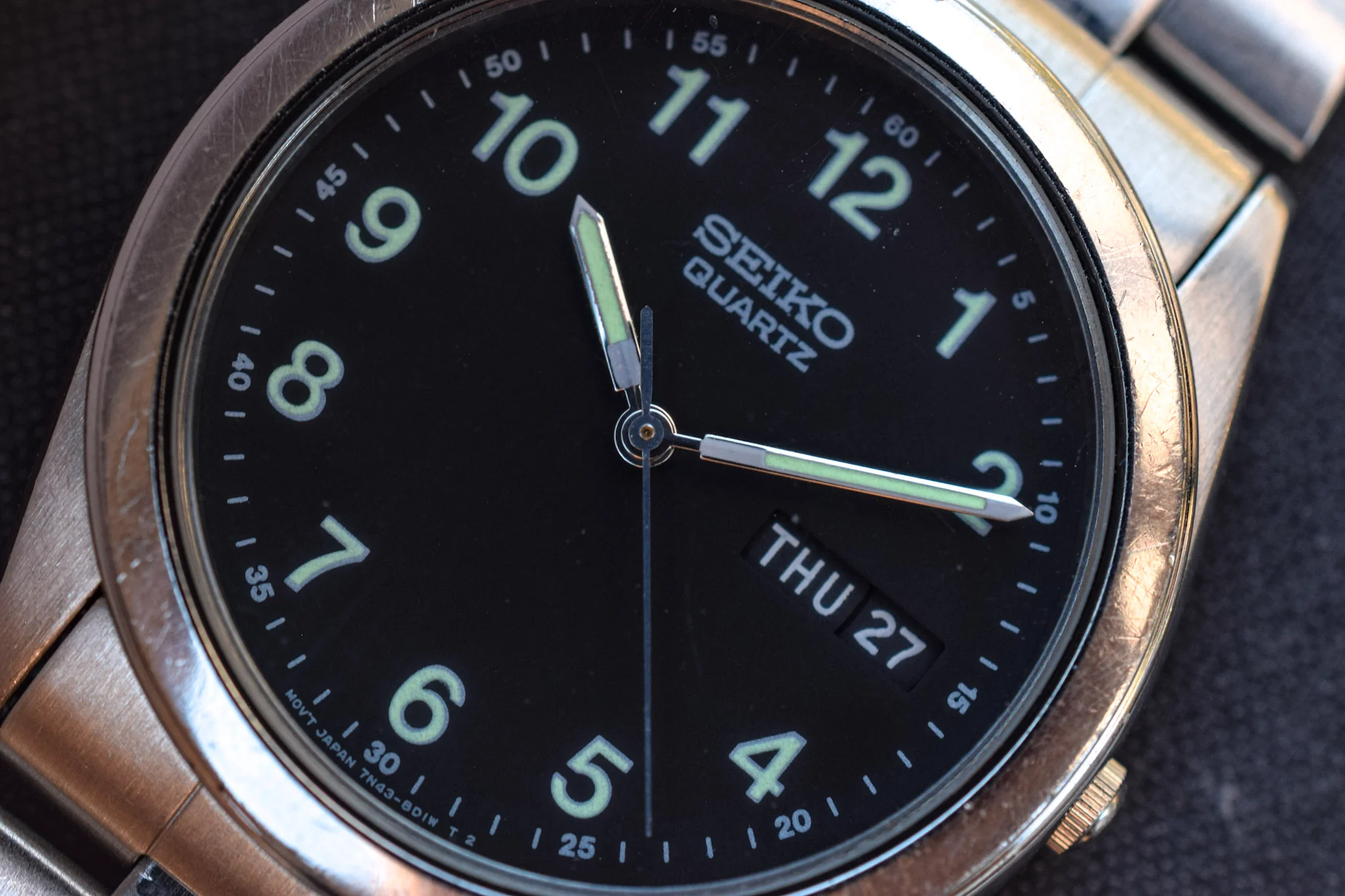 1993 Seiko Quartz Day/Date Black Dial Watch - Image 2