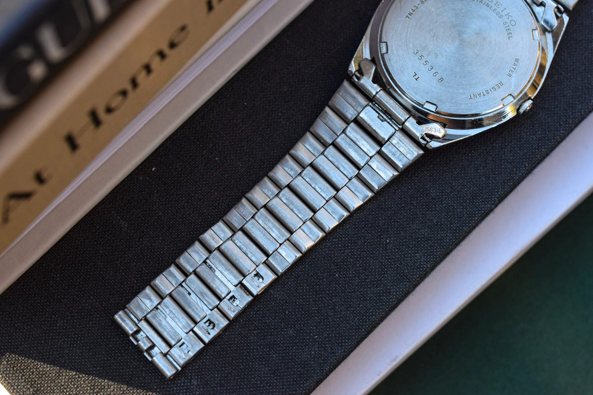 1993 Seiko Quartz Day/Date Black Dial Watch - Image 6