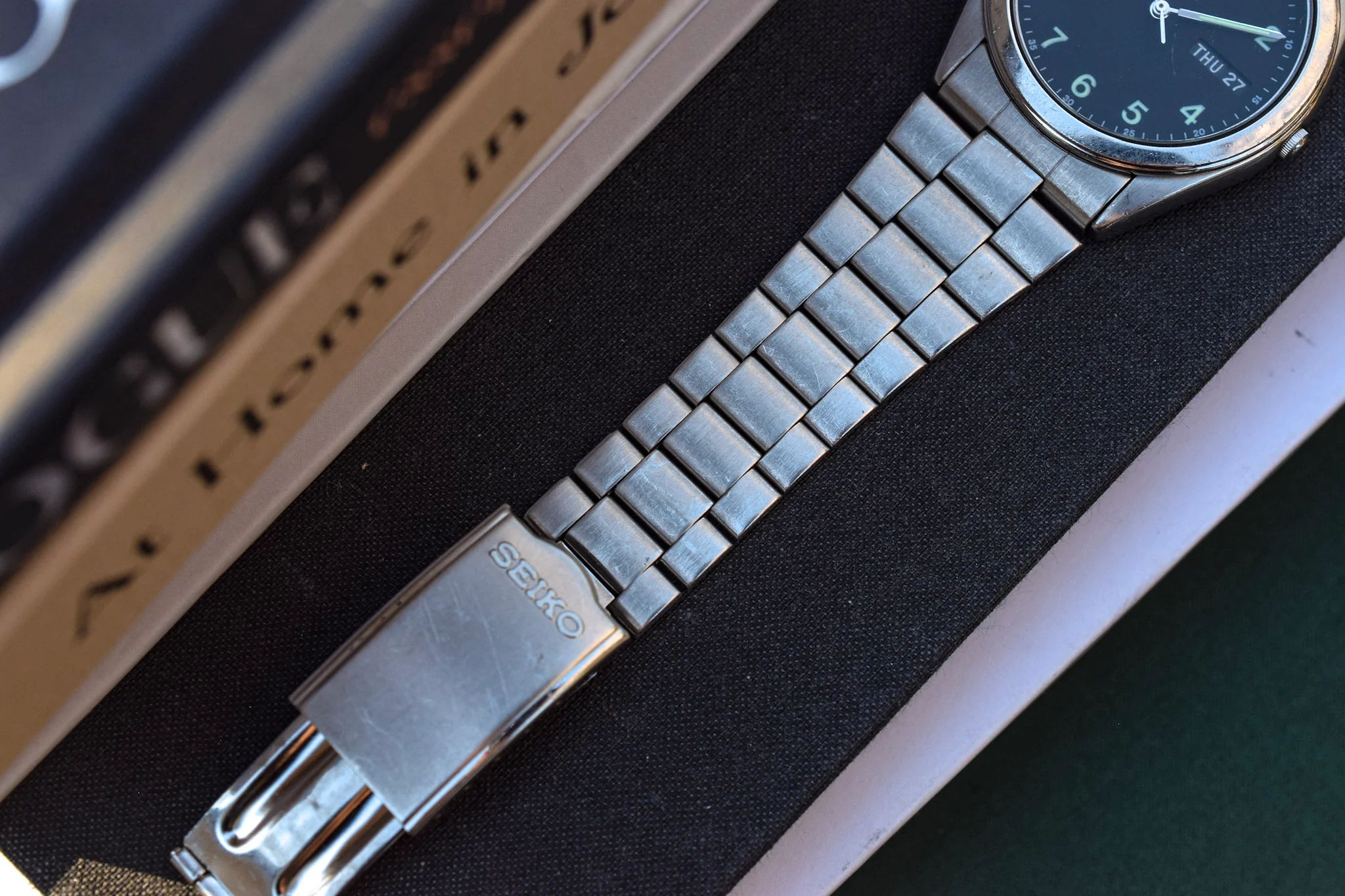 1993 Seiko Quartz Day/Date Black Dial Watch - Image 8