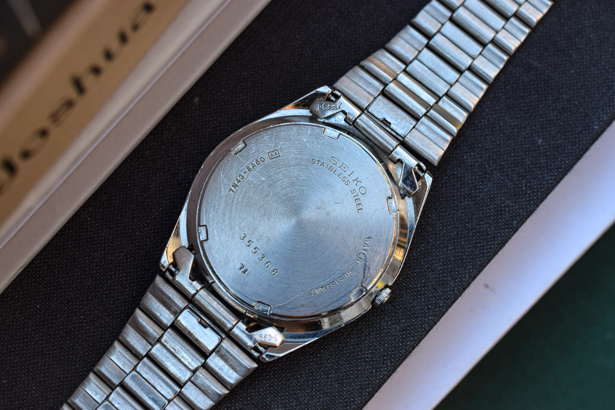 1993 Seiko Quartz Day/Date Black Dial Watch - Image 9
