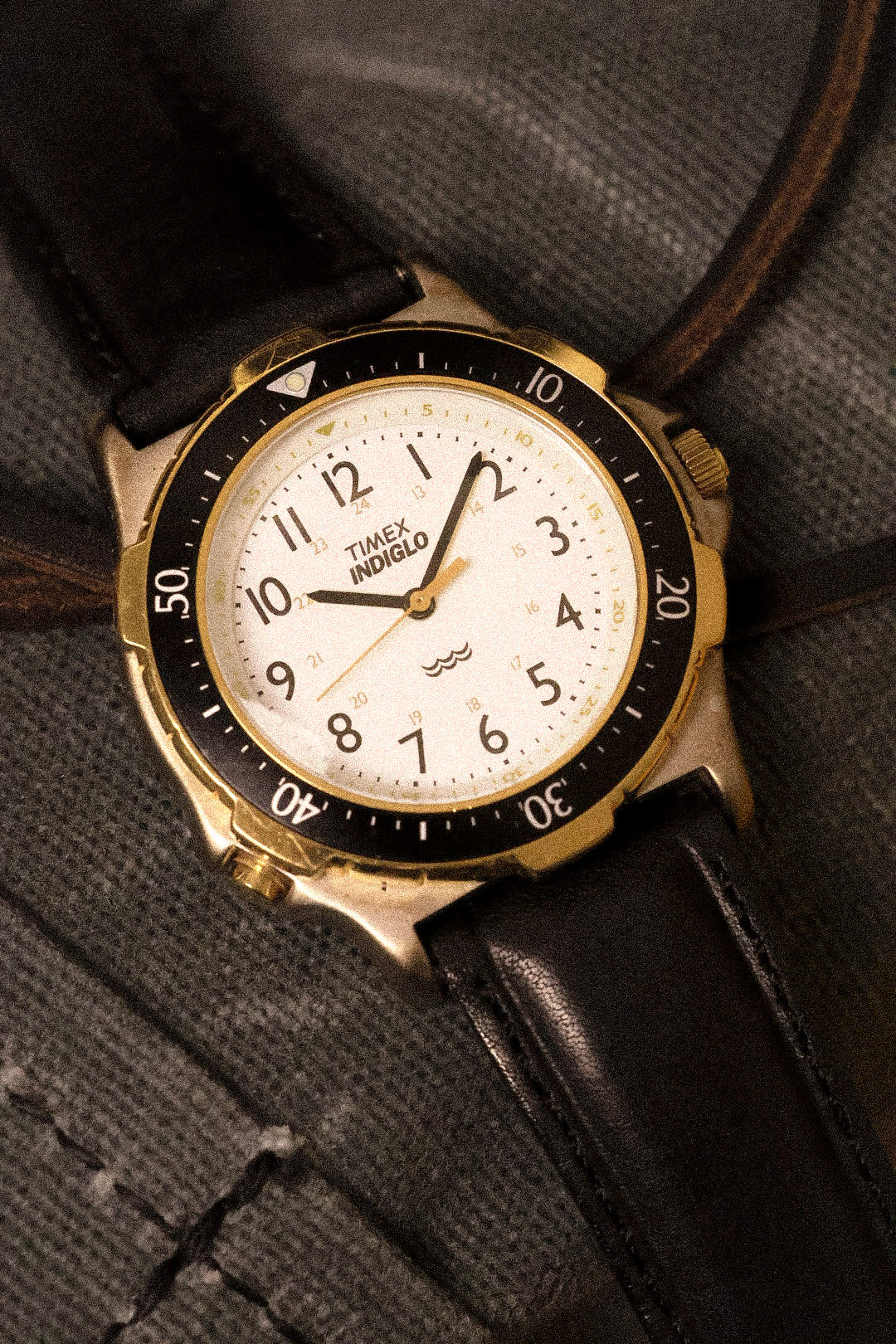1993 Timex WR Indiglo Recessed Dial Diver - Image 3