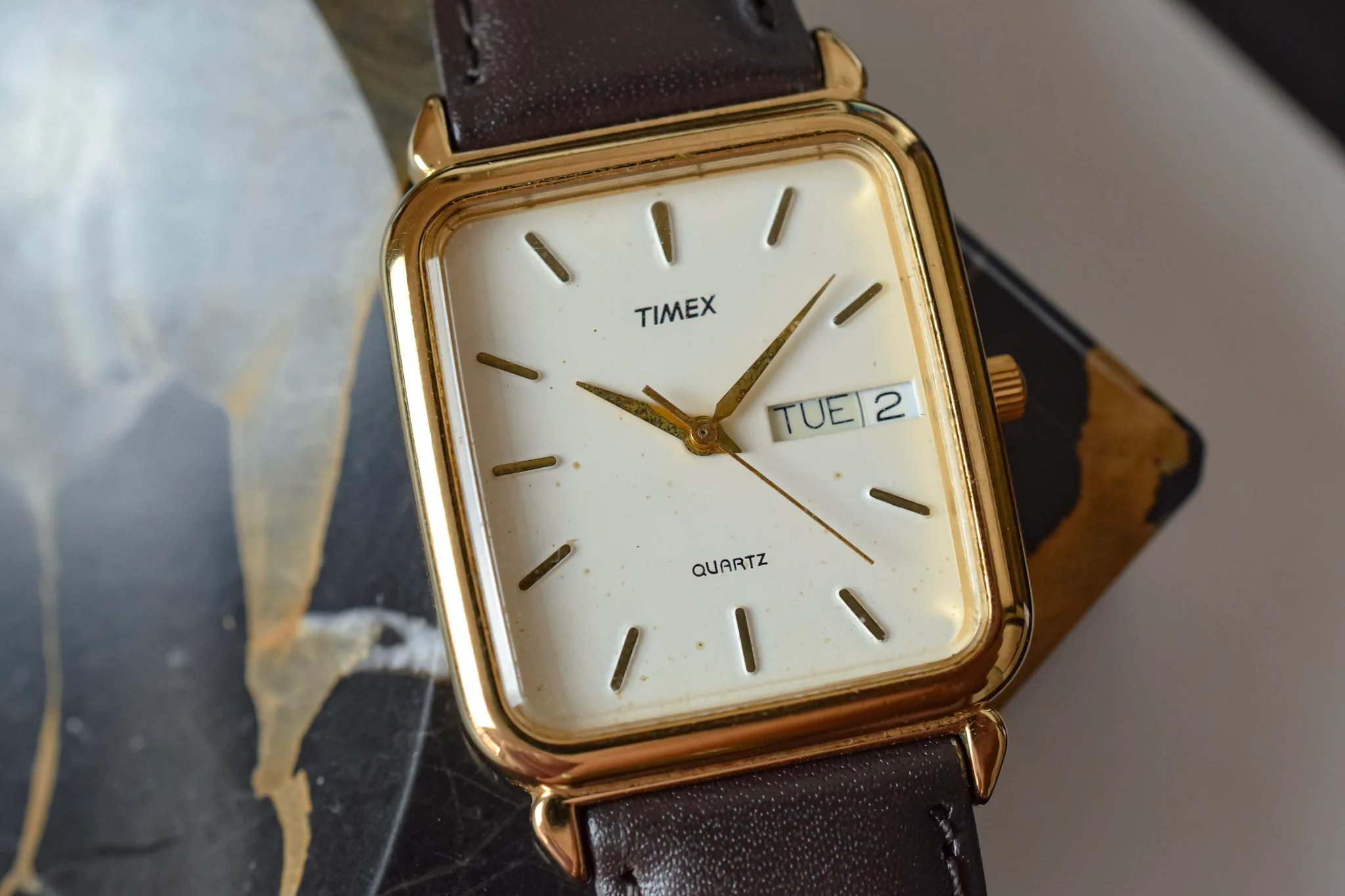 1994 Timex Quartz Crab Claw TV Day-Date - Image 3