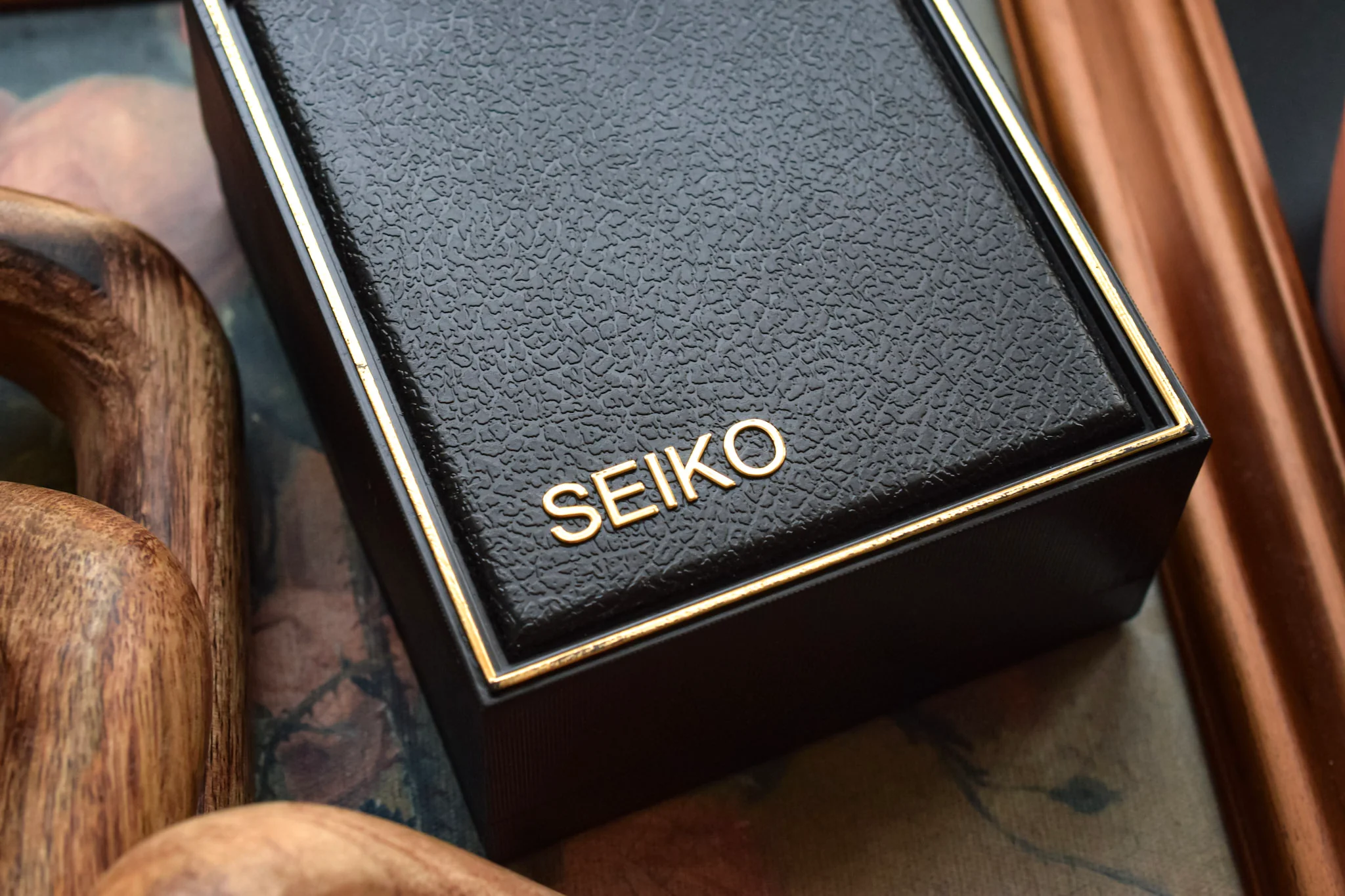 1995 Seiko Beveled Lug Tank - New Old Stock - Image 13