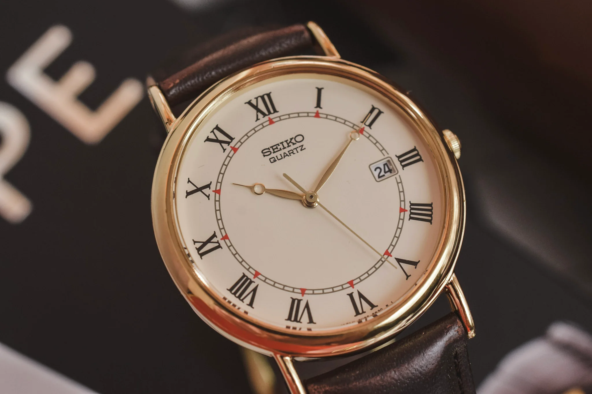 1995 Seiko Red Markers Roman Dial Calendar - Image 3
