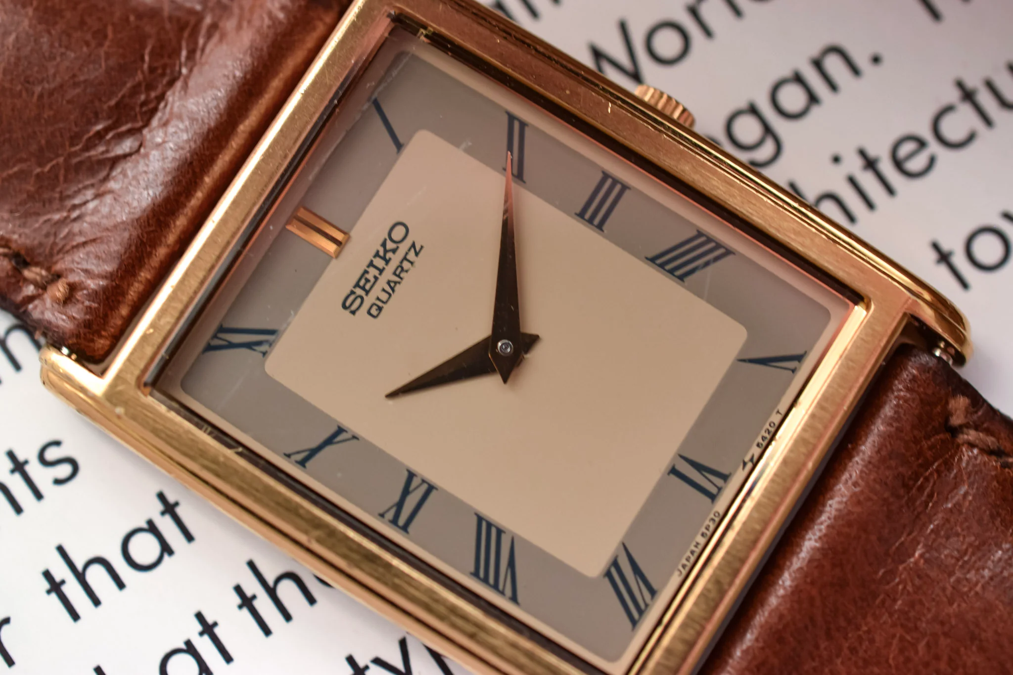 1996 Seiko Gray Roman Dial Tank - Image 3