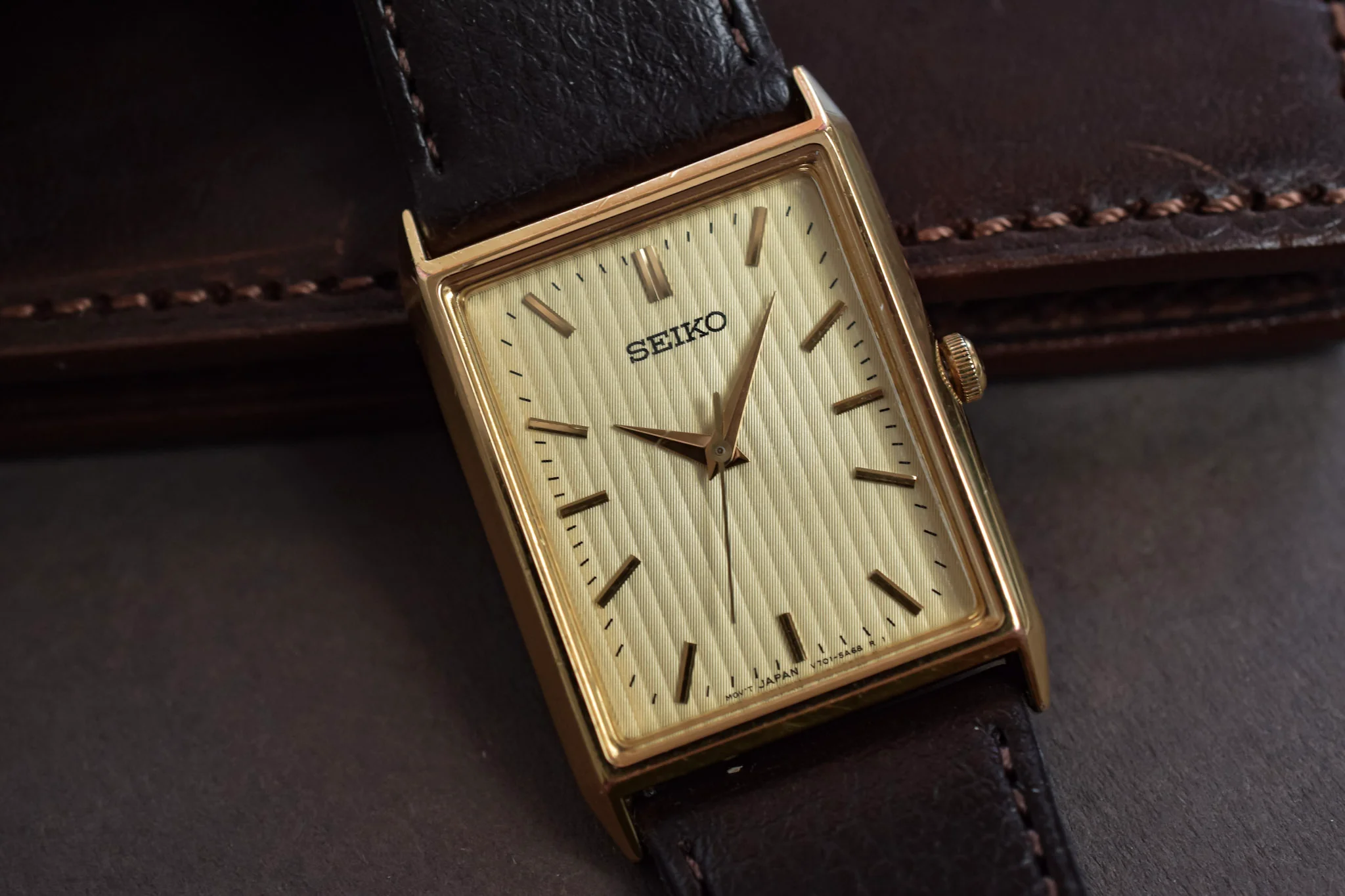 1997 Seiko Champagne Tapestry Tank - Image 3