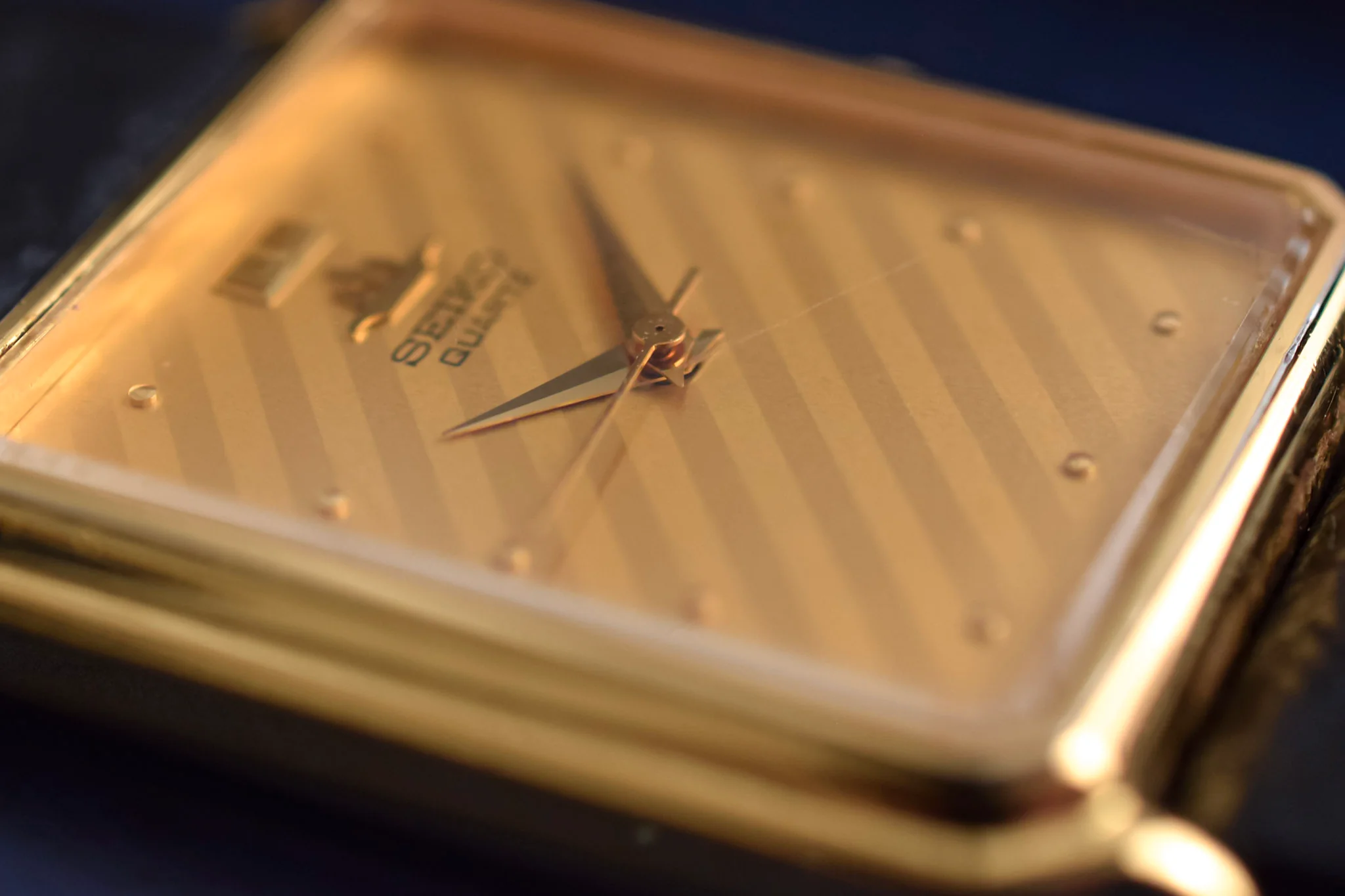 1997 Seiko Galaxy Champagne Pinstripe Octo - Image 3