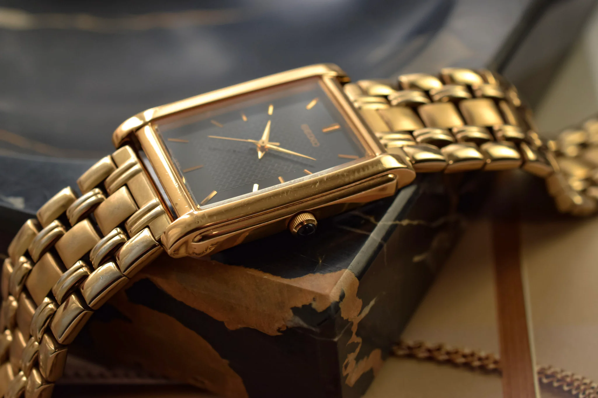 1997 Seiko Gilt Stepped Case Tank - Image 3