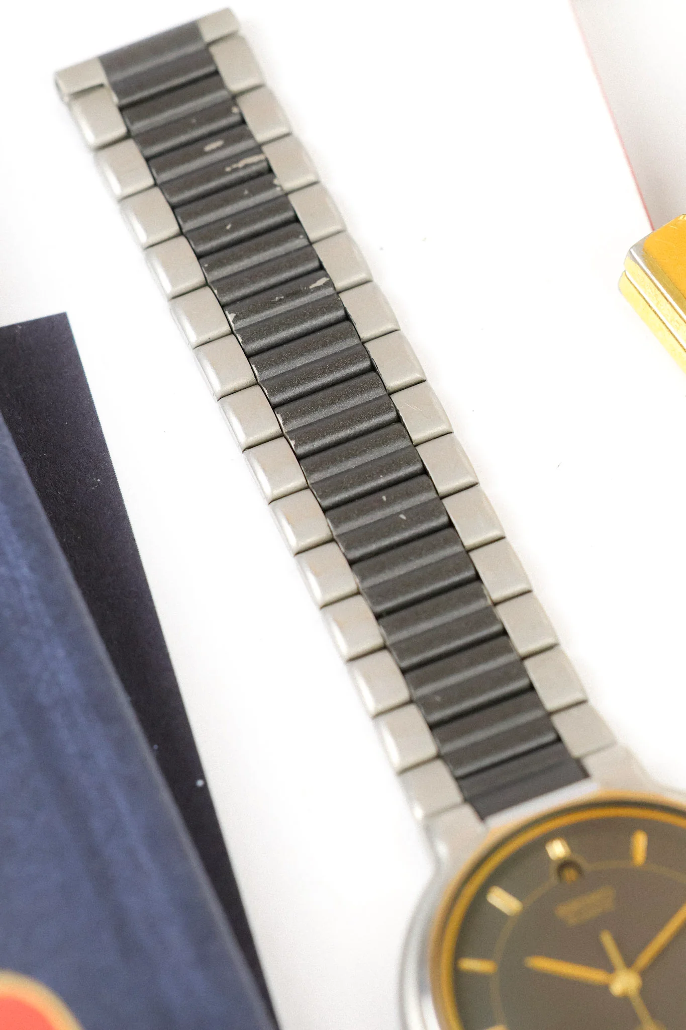 1997 Seiko SQ Graphite Script Font Day-Date - Image 9