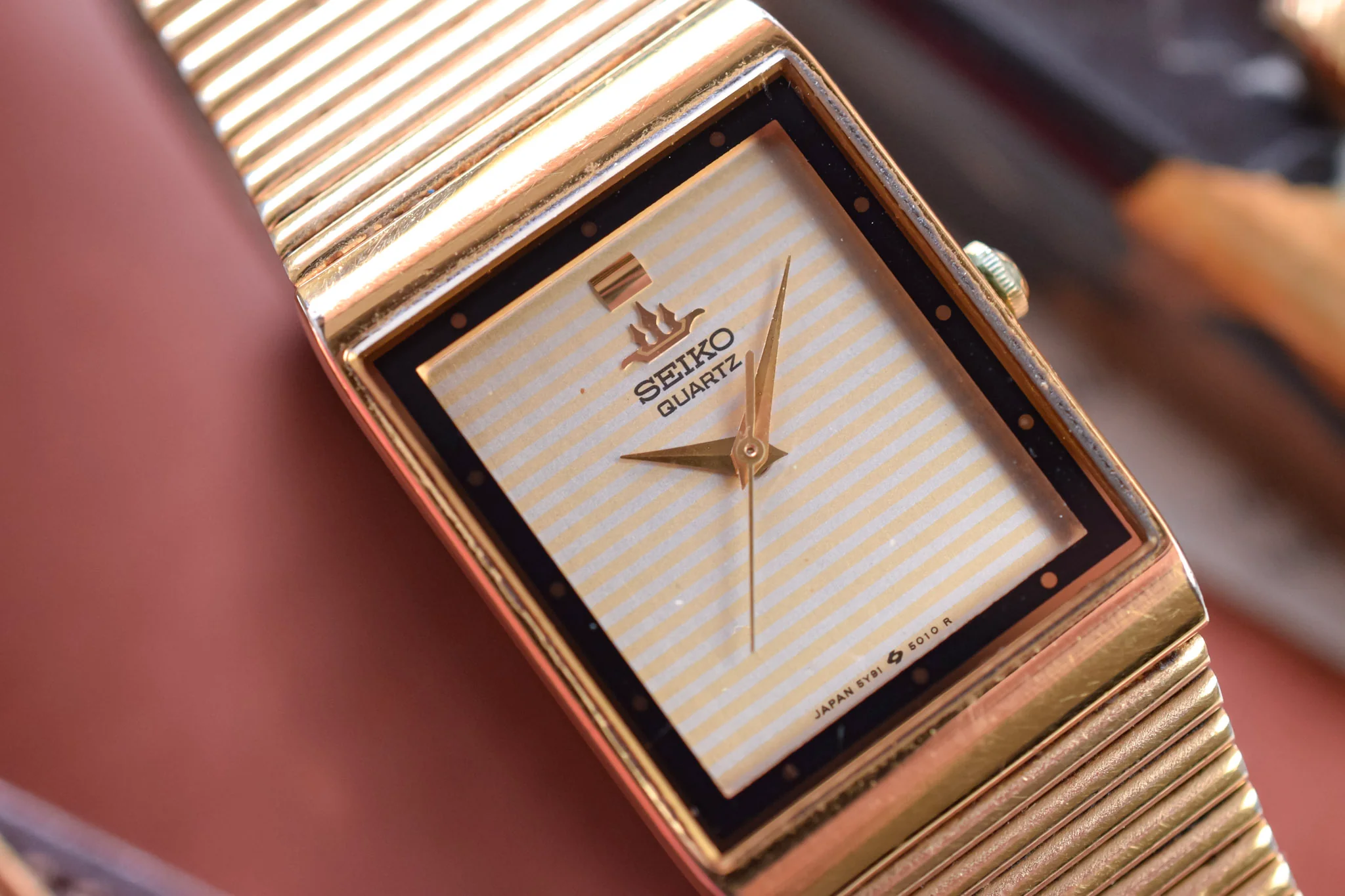 1998 Seiko Galaxy Gilt Mirrored Bezel Tank - Image 3