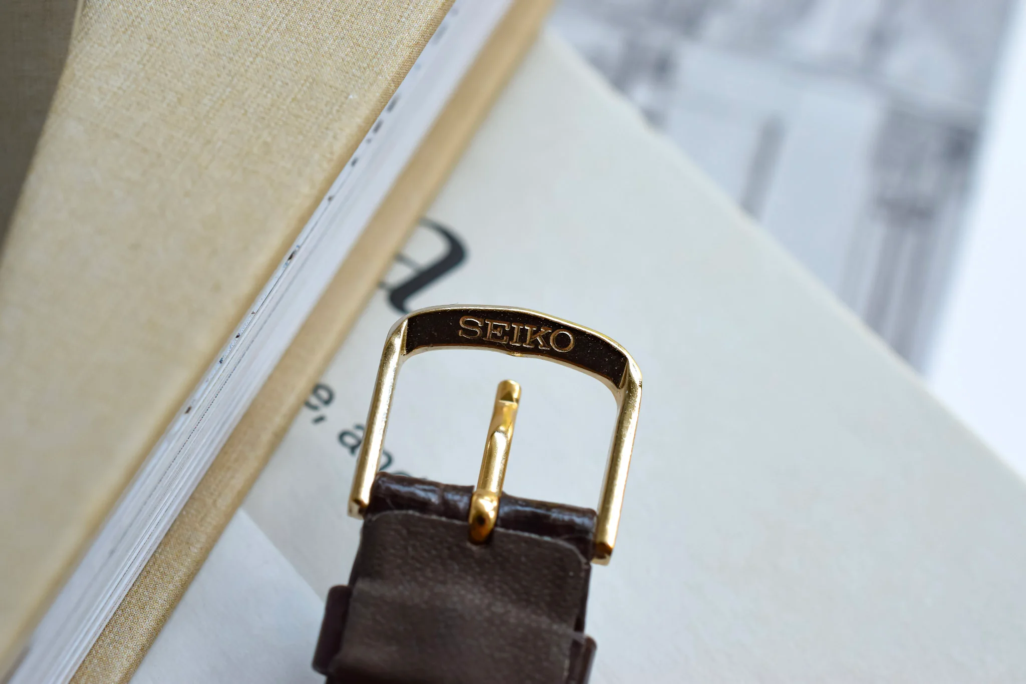 1998 Seiko Gold Tone Breguet Numerals - Brown Strap - Image 7