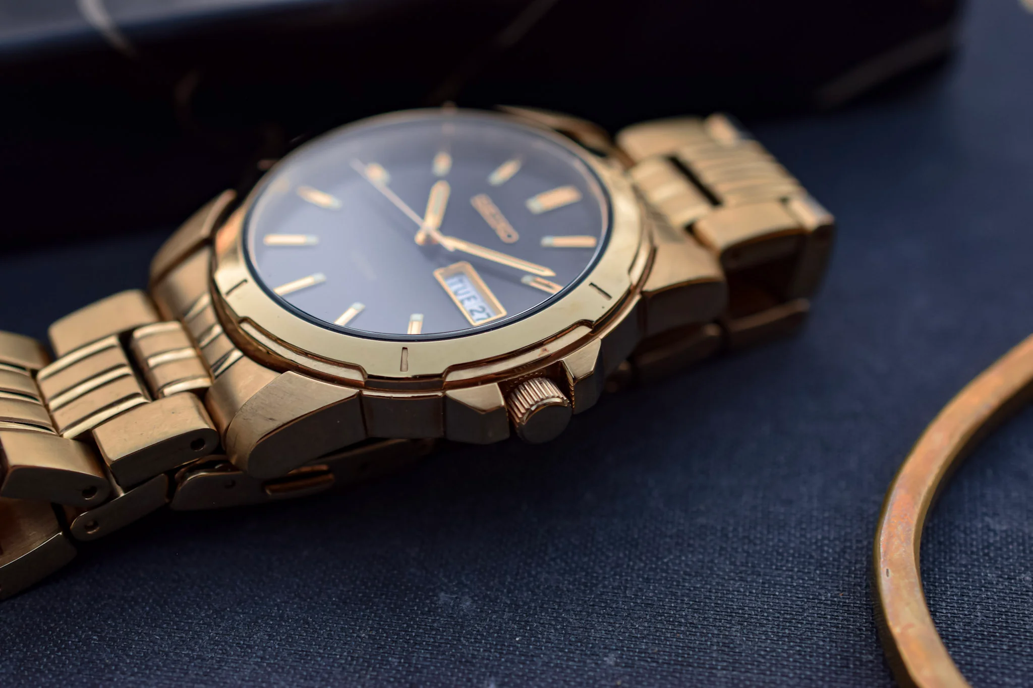 2000 Neo-Vintage Seiko Quartz Day-Date Watch - Image 3