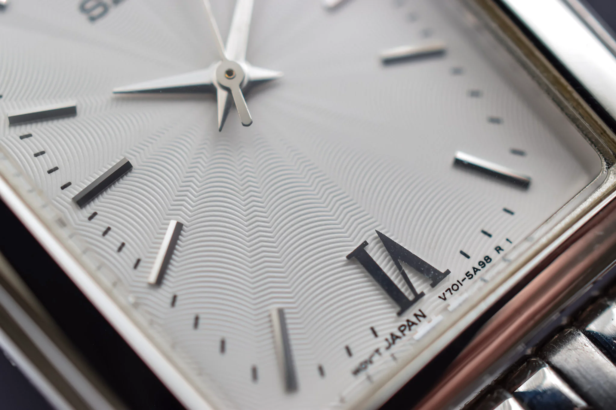 2000 Seiko White Guilloche Dial Tank - New Old Stock - Image 4