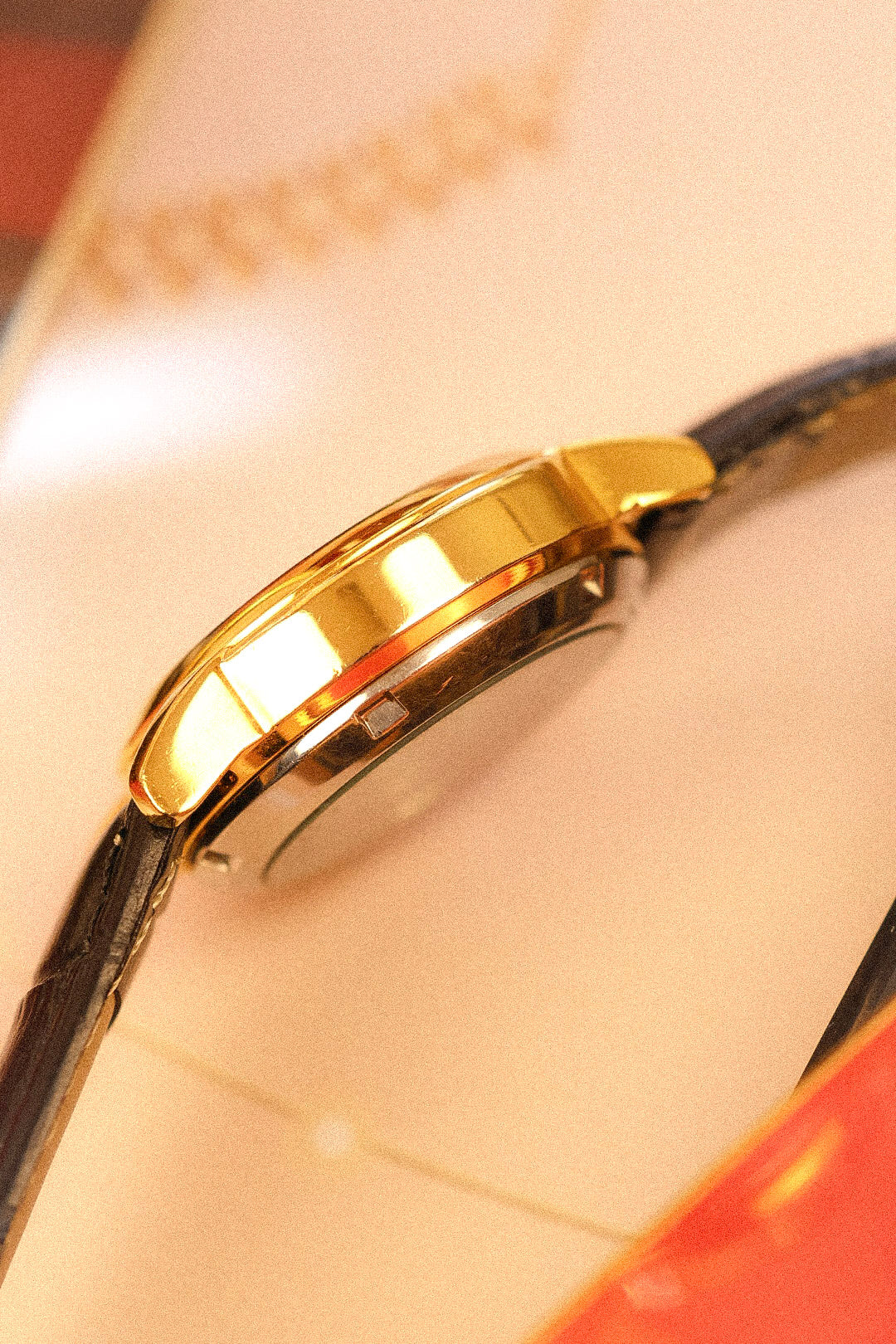 2000s Seiko 5 Automatic Crimson Dial Arabic Day-Date - Image 5