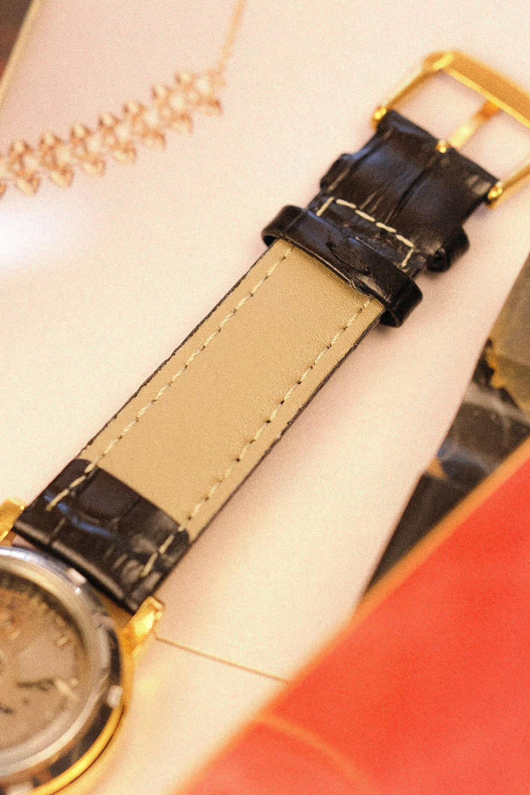 2000s Seiko 5 Automatic Crimson Dial Arabic Day-Date - Image 8