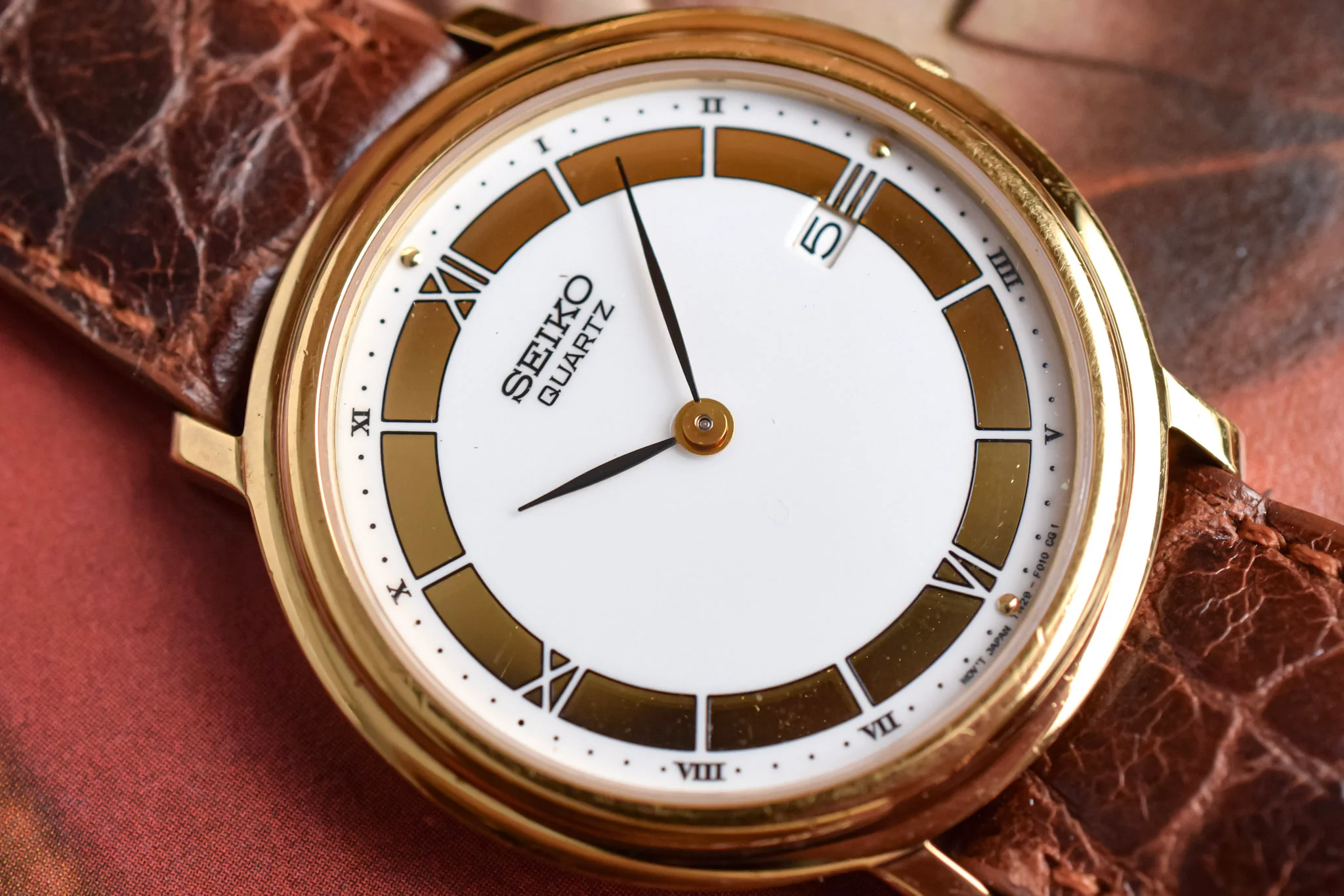 2001 NOS Seiko White Tuxedo Calendar - Image 3