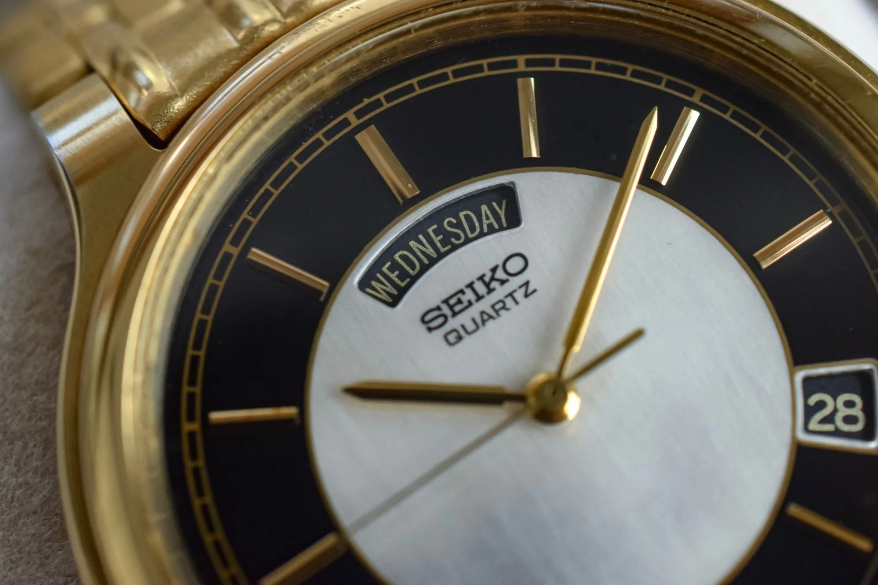 2001 Seiko Day-Date Tuxedo Mother of Pearl Dial - Image 3