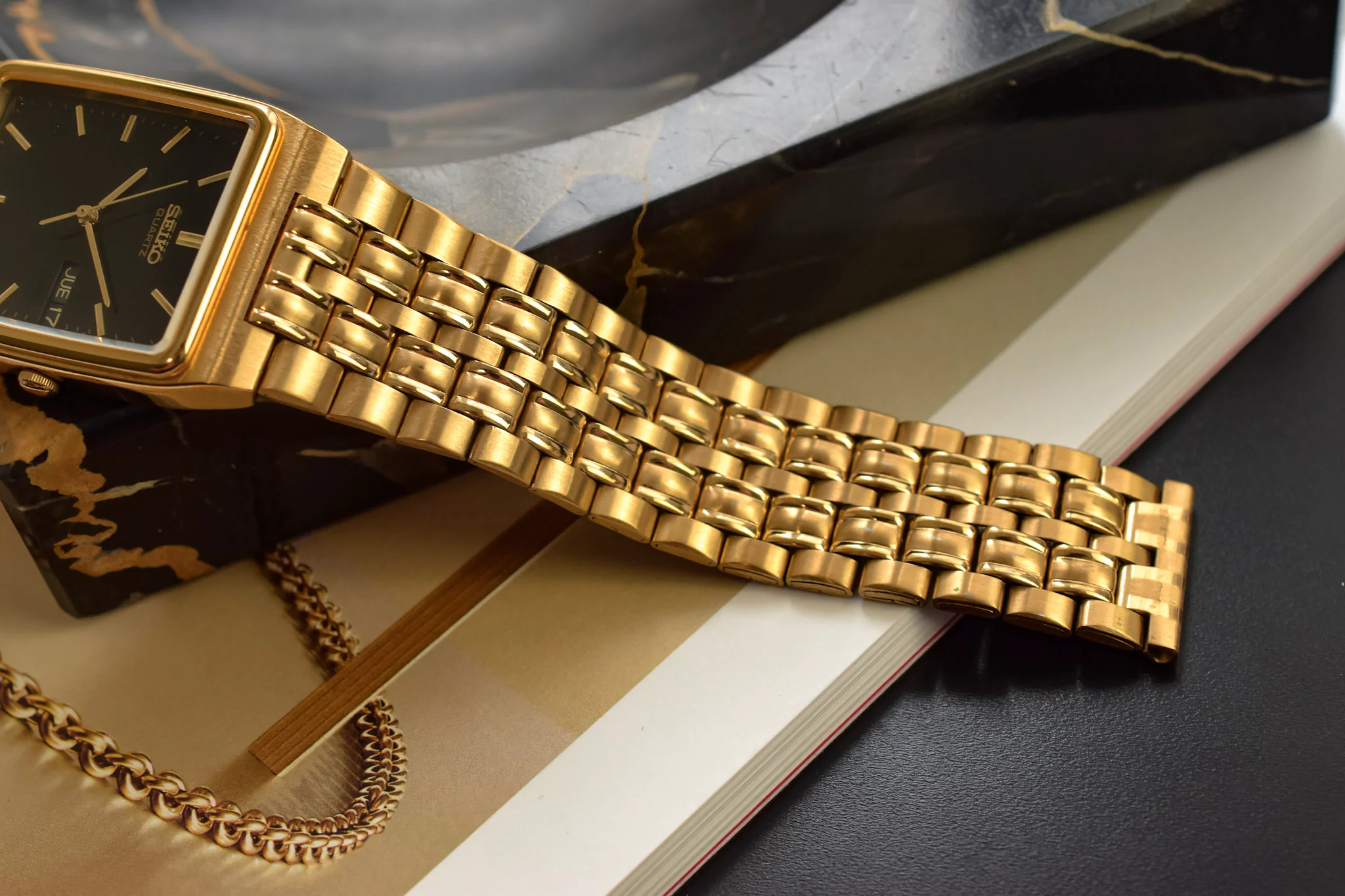 2001 Seiko Gilt Day-Date Tank - Image 3