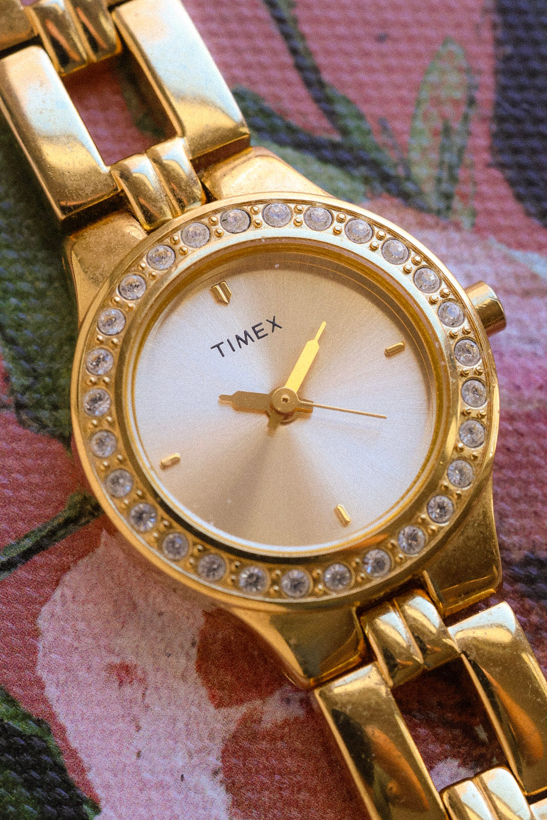 2001 Timex Gold Tone Diamond Bezel - Image 4