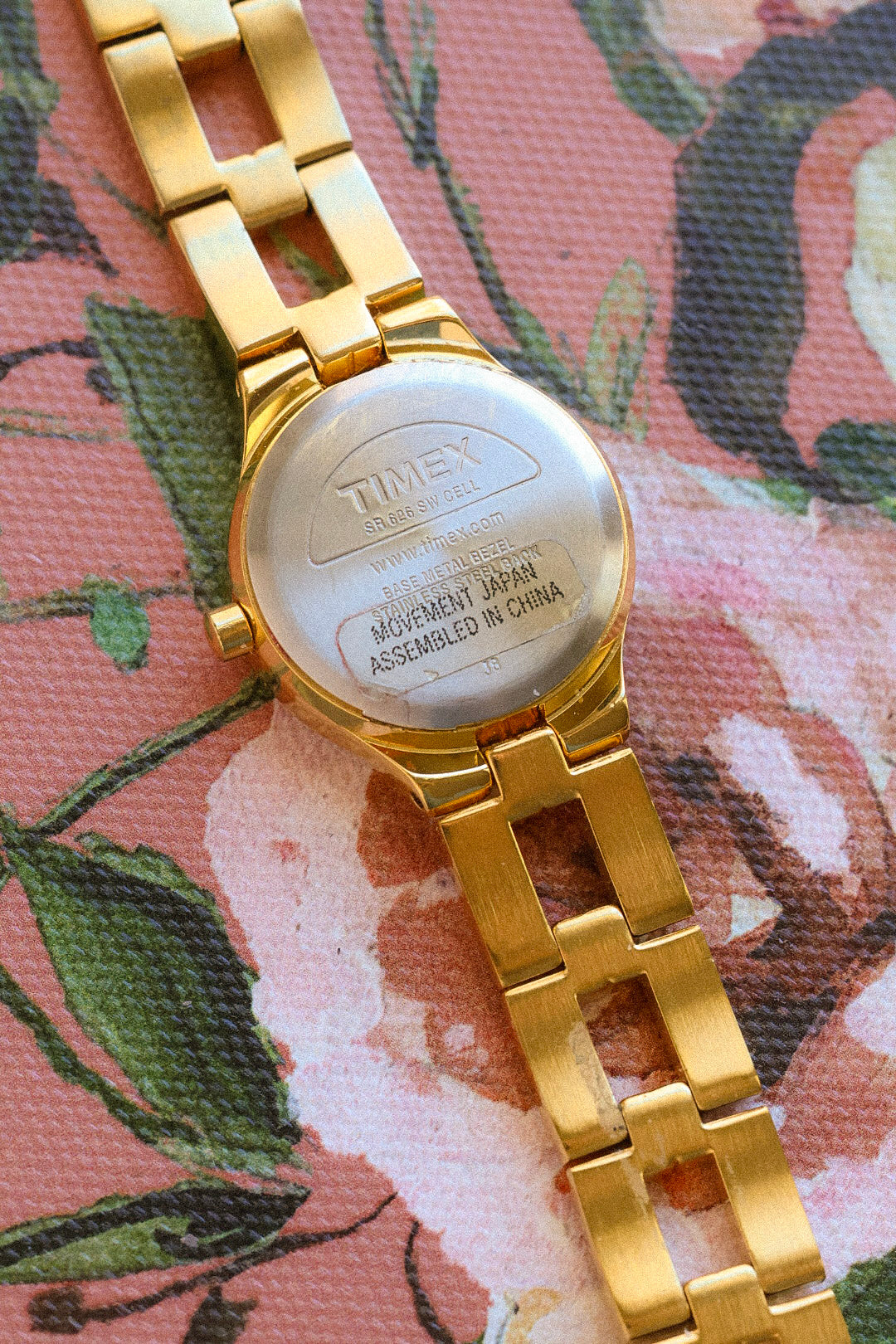 2001 Timex Gold Tone Diamond Bezel - Image 6