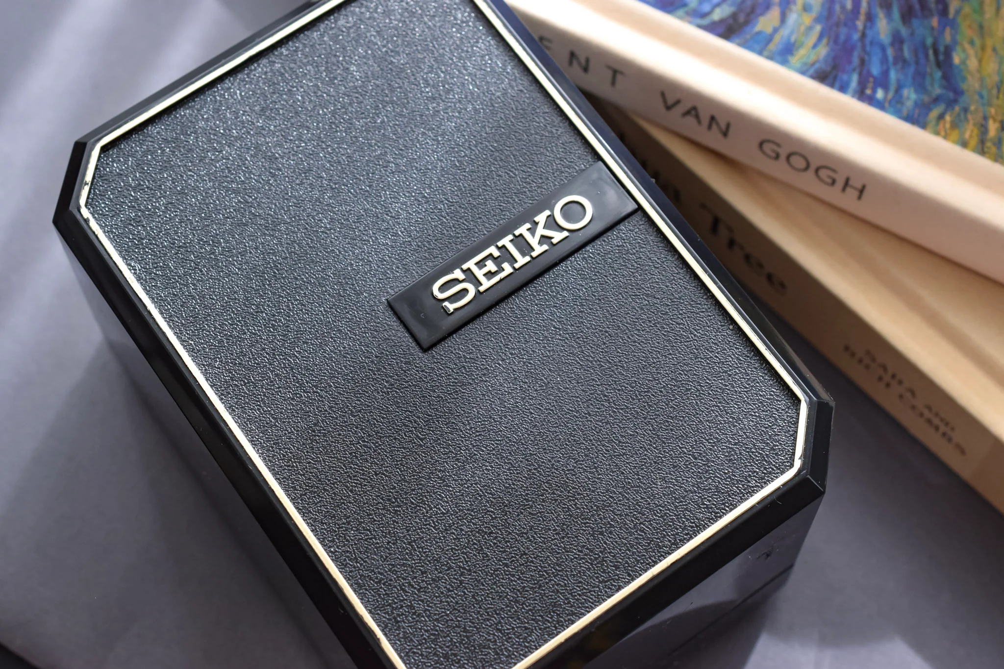 2002 Seiko Champagne Dial Day-Date - New Old Stock - Image 10