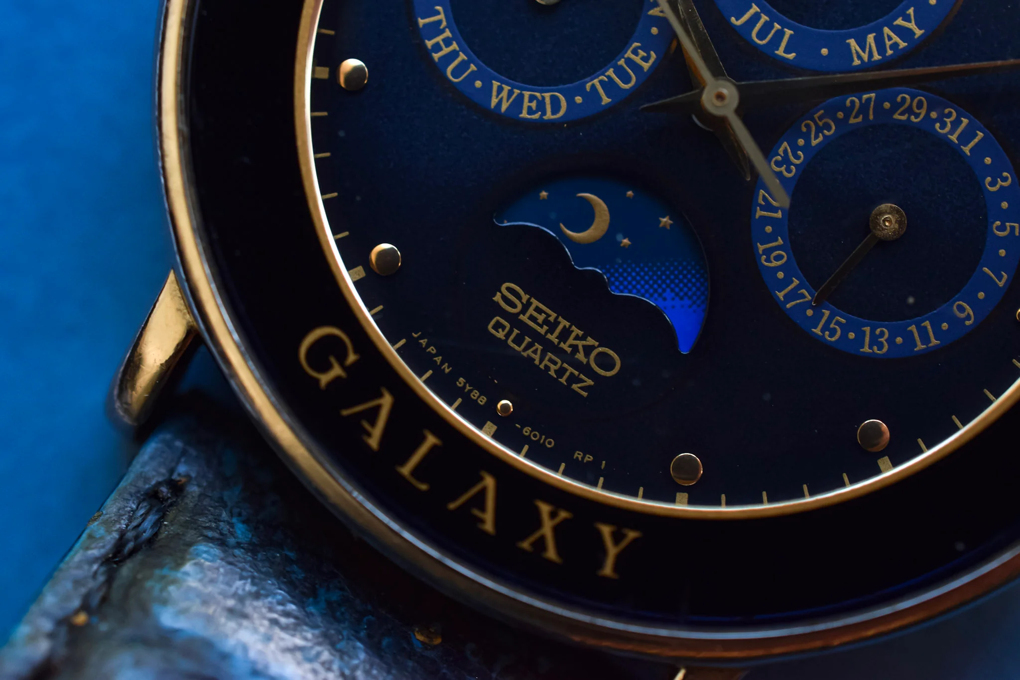 2002 Seiko Galaxy Day/Night Triple Calendar - Image 4
