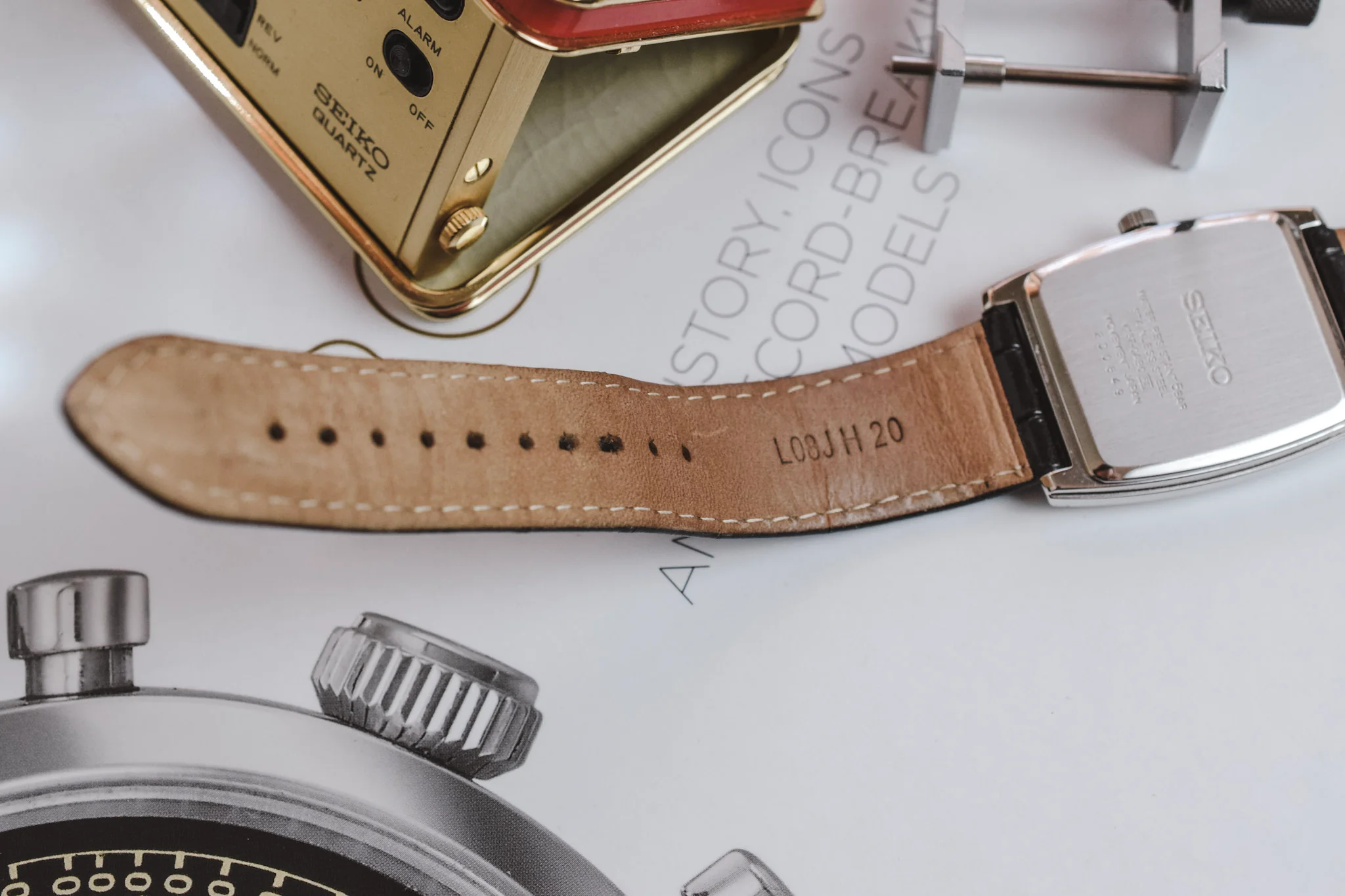2002 Seiko Solar Roman Dial Calendar Steel Tonneau - Image 10