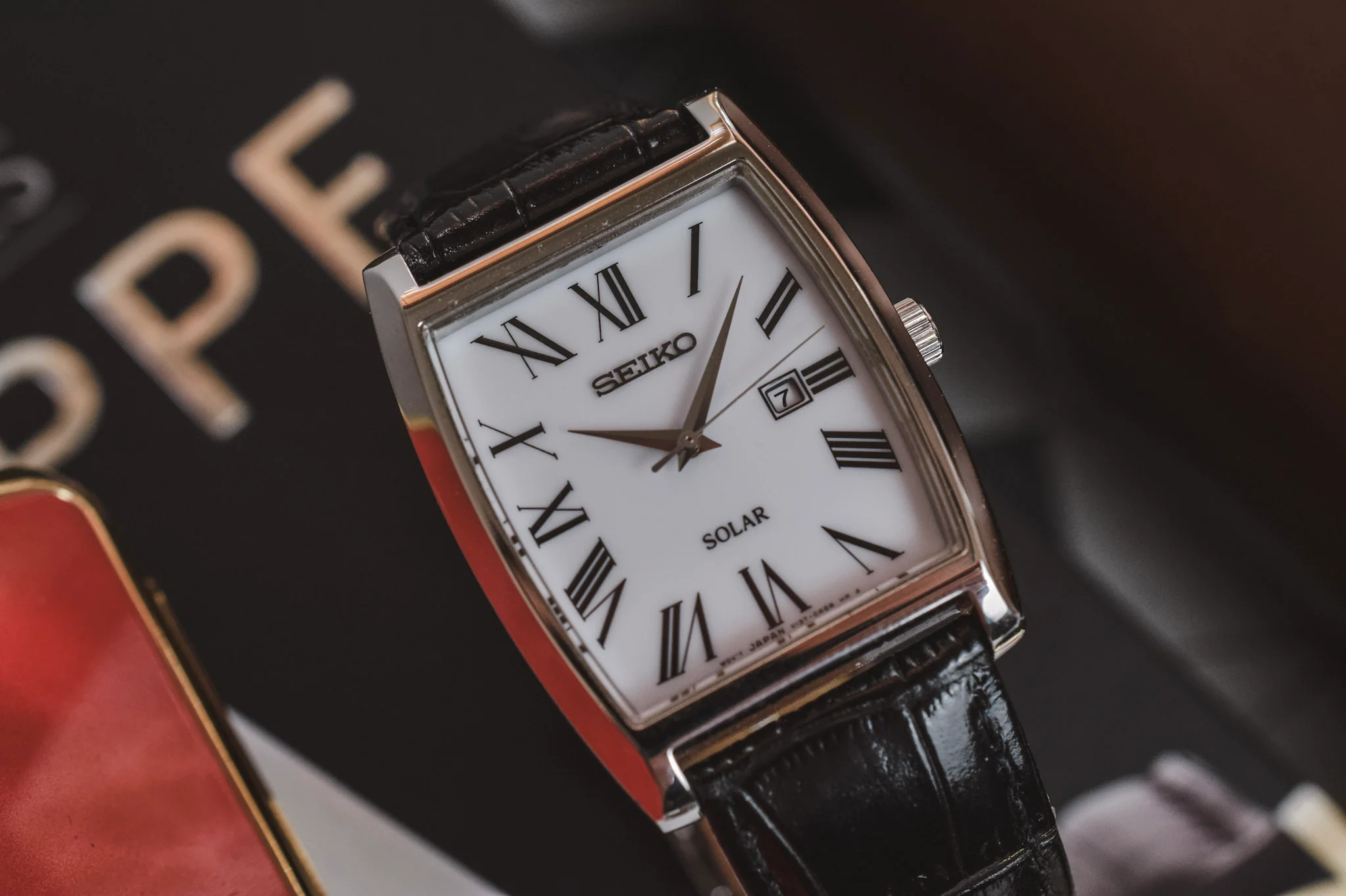 2002 Seiko Solar Roman Dial Calendar Steel Tonneau - Image 3