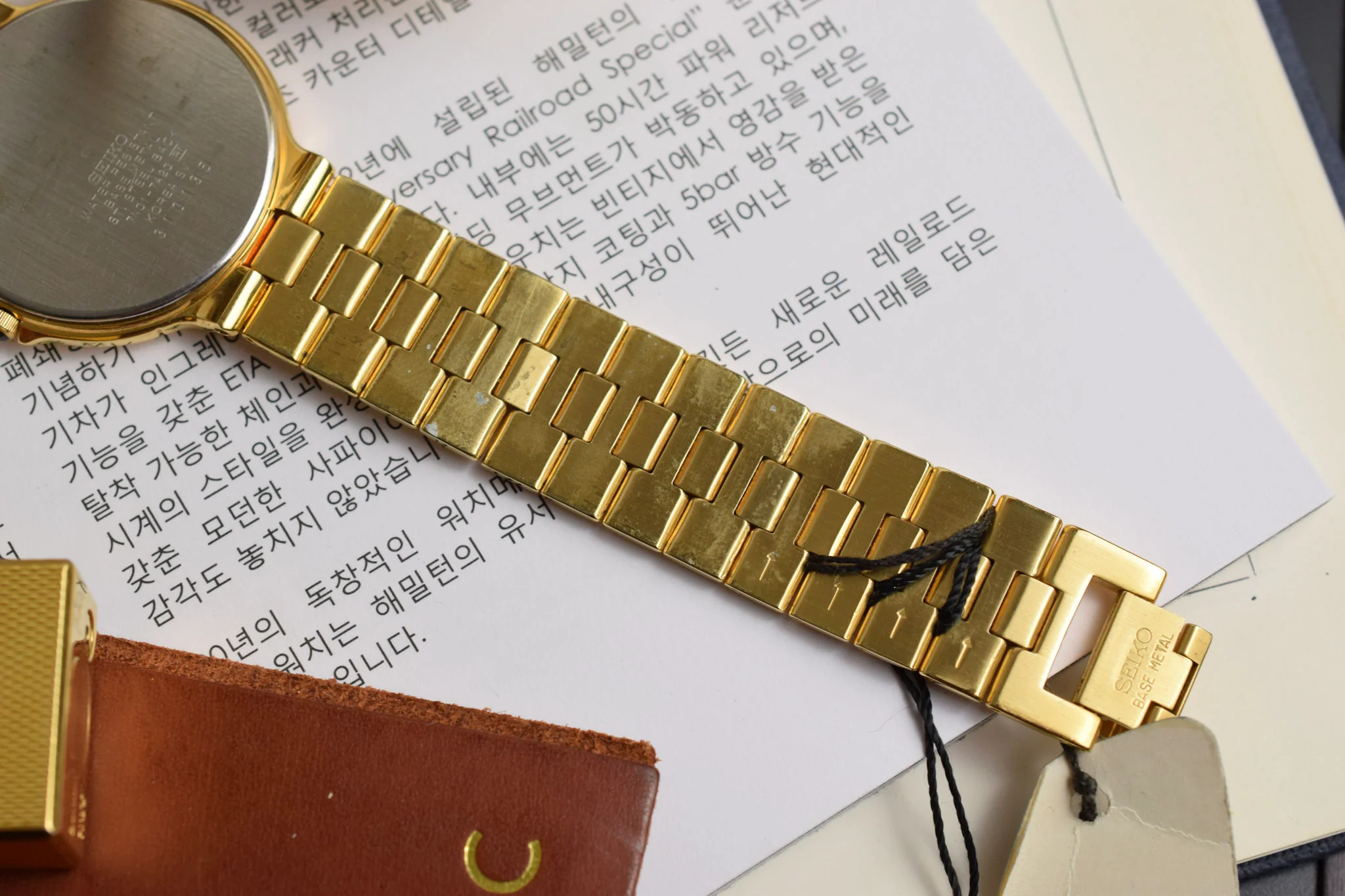 2003 NOS Seiko Dolce Golden Bow Tie - Image 10