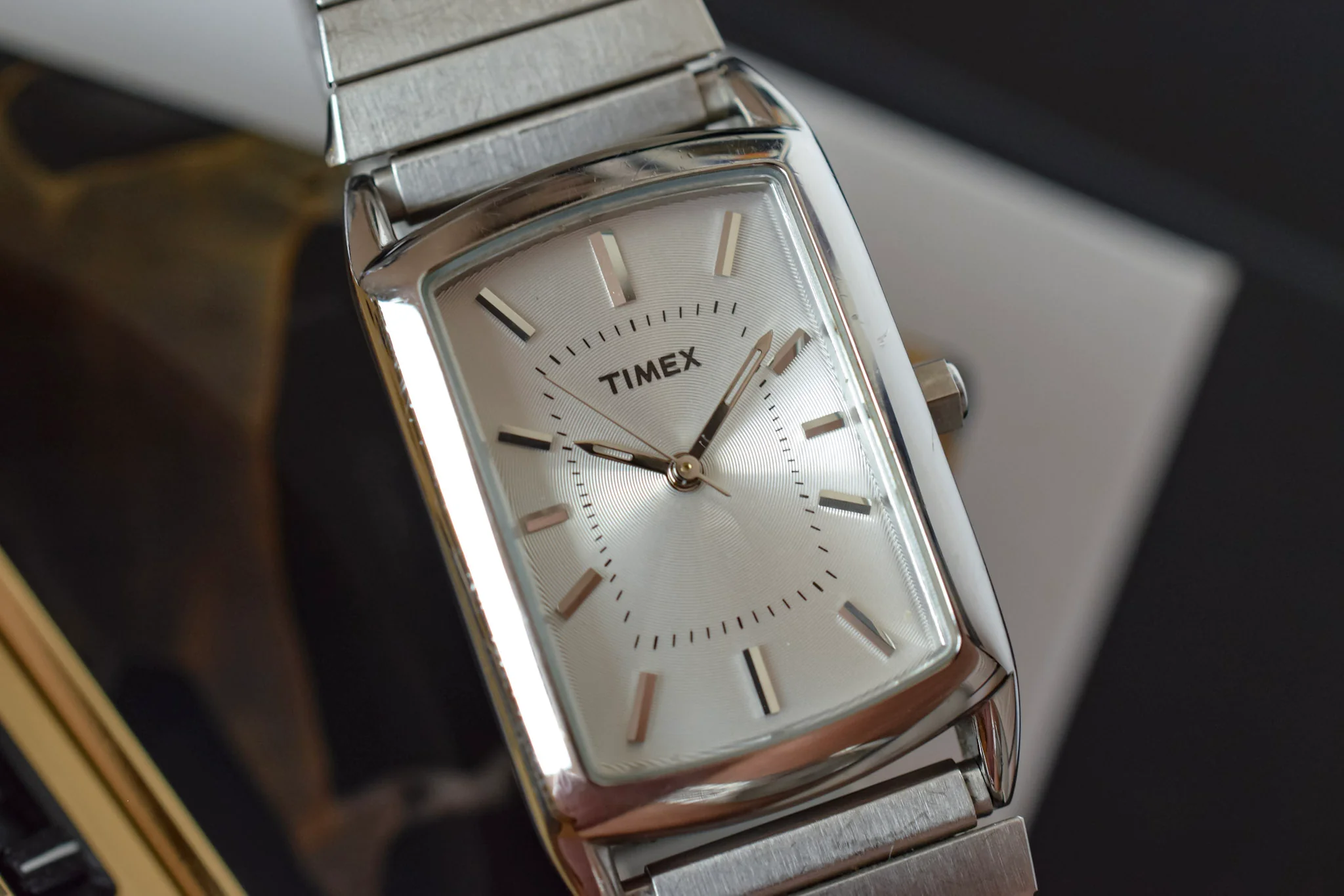2003 Timex Quartz Concentric Circles Dial Tank - Image 3