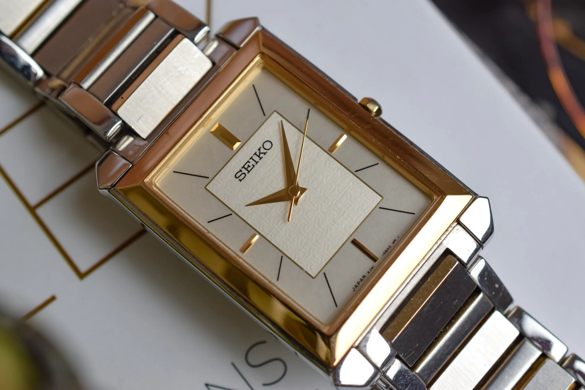 2009 Seiko Two Toned Jumbo Tank - Image 3