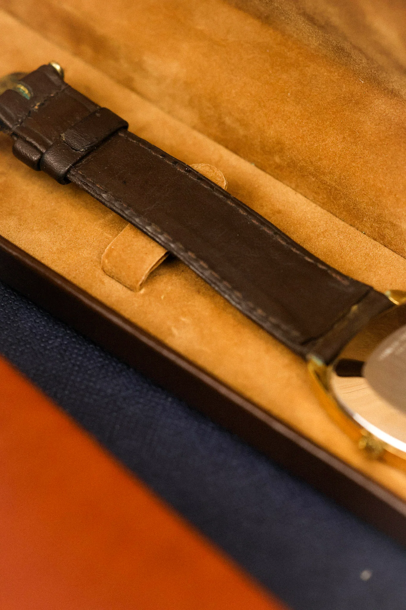 70s Longines Mechanical Linen Tonneau - In Box - Image 11