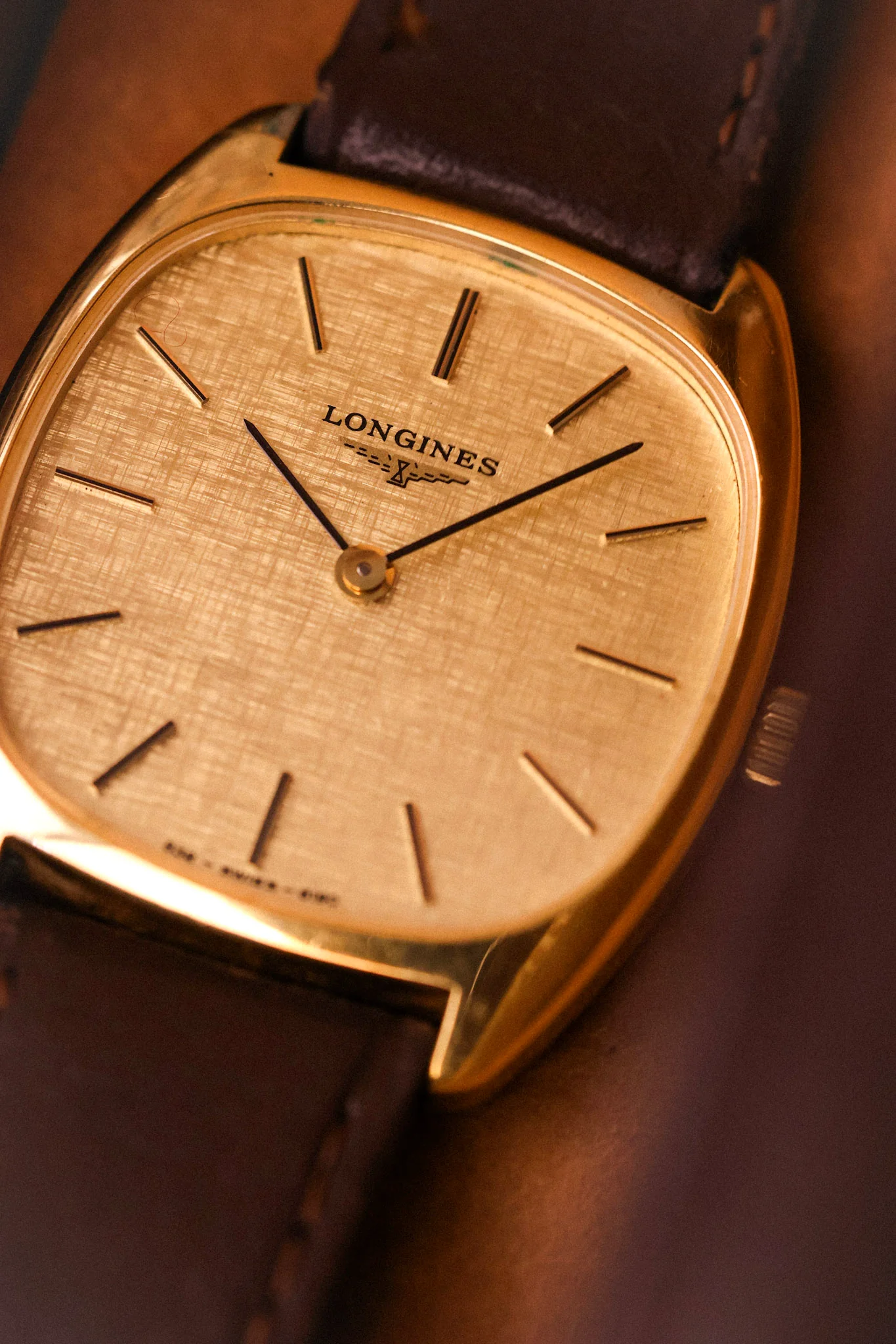 70s Longines Mechanical Linen Tonneau - In Box - Image 4