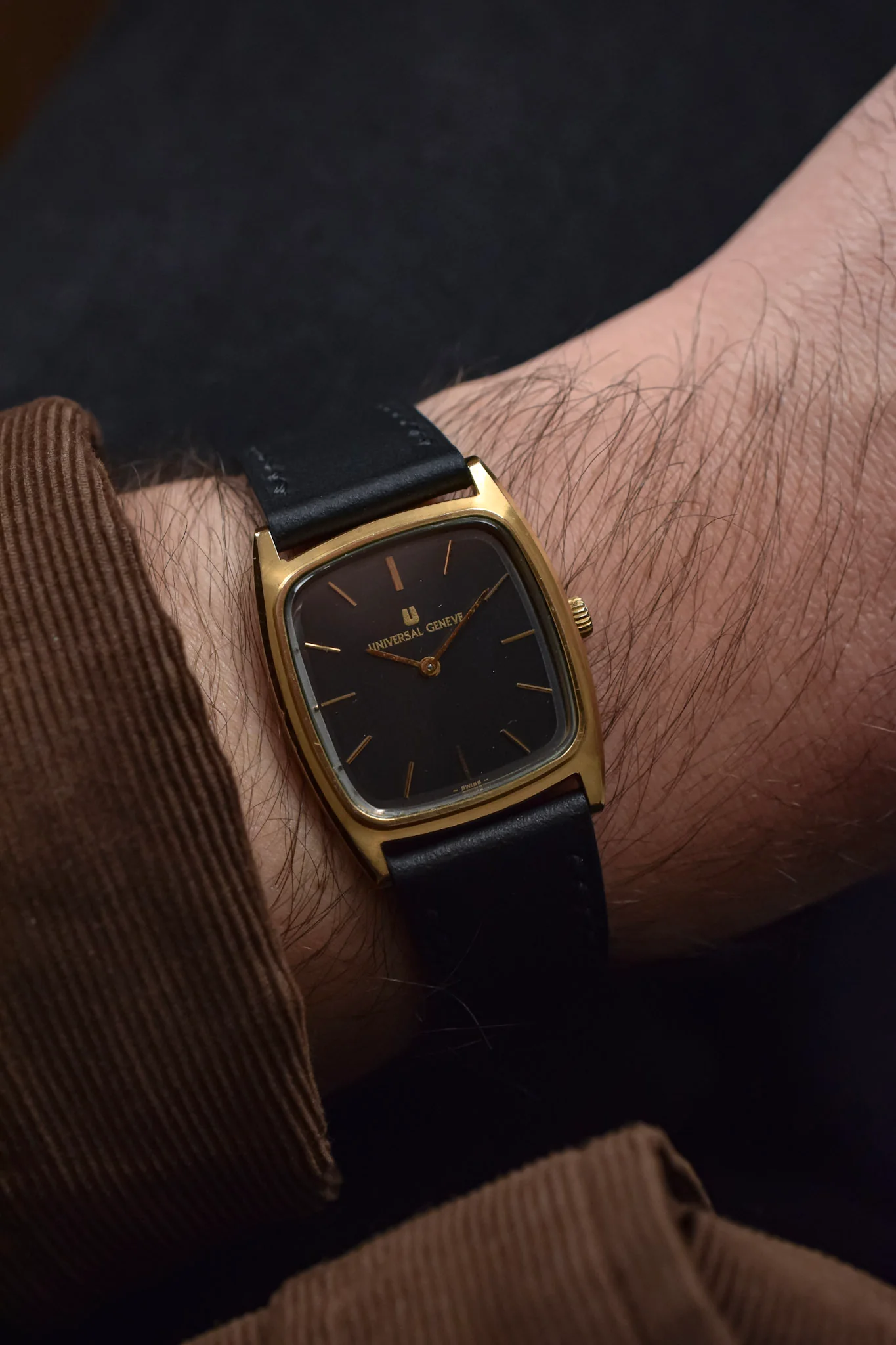 70s Mechanical Universal Geneve Dark Ghost Tonneau - Image 2