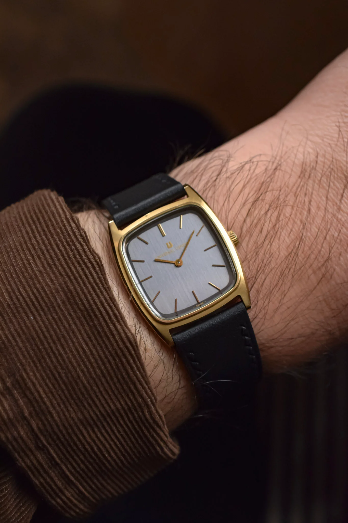 70s Mechanical Universal Geneve Dark Ghost Tonneau - Image 3