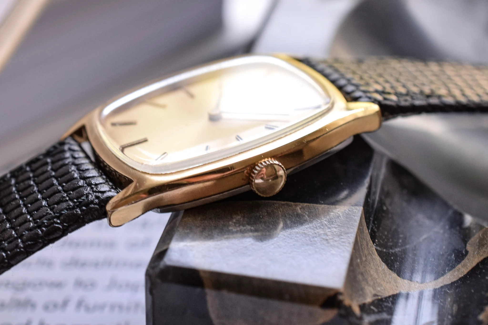 70s Mechanical Universal Geneve 16KT GP Ellipse - Image 4