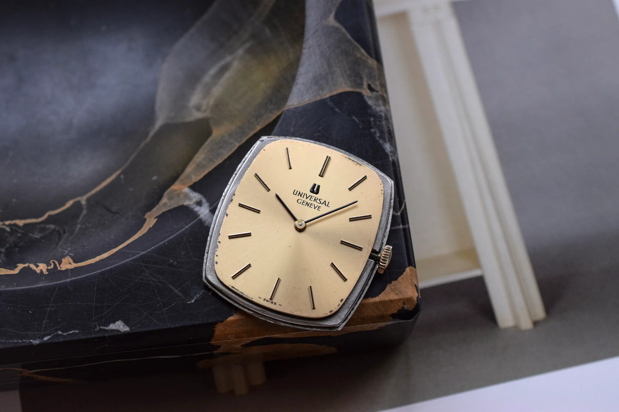 70s Mechanical Universal Geneve 16KT GP Ellipse - Image 6