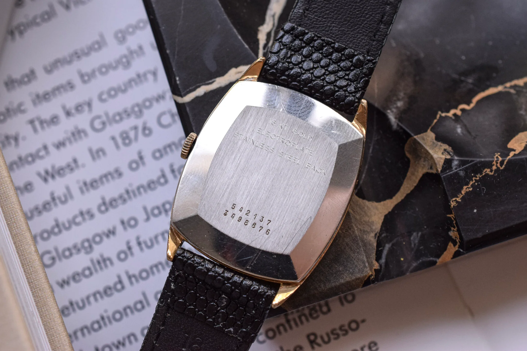 70s Mechanical Universal Geneve 16KT GP Ellipse - Image 9