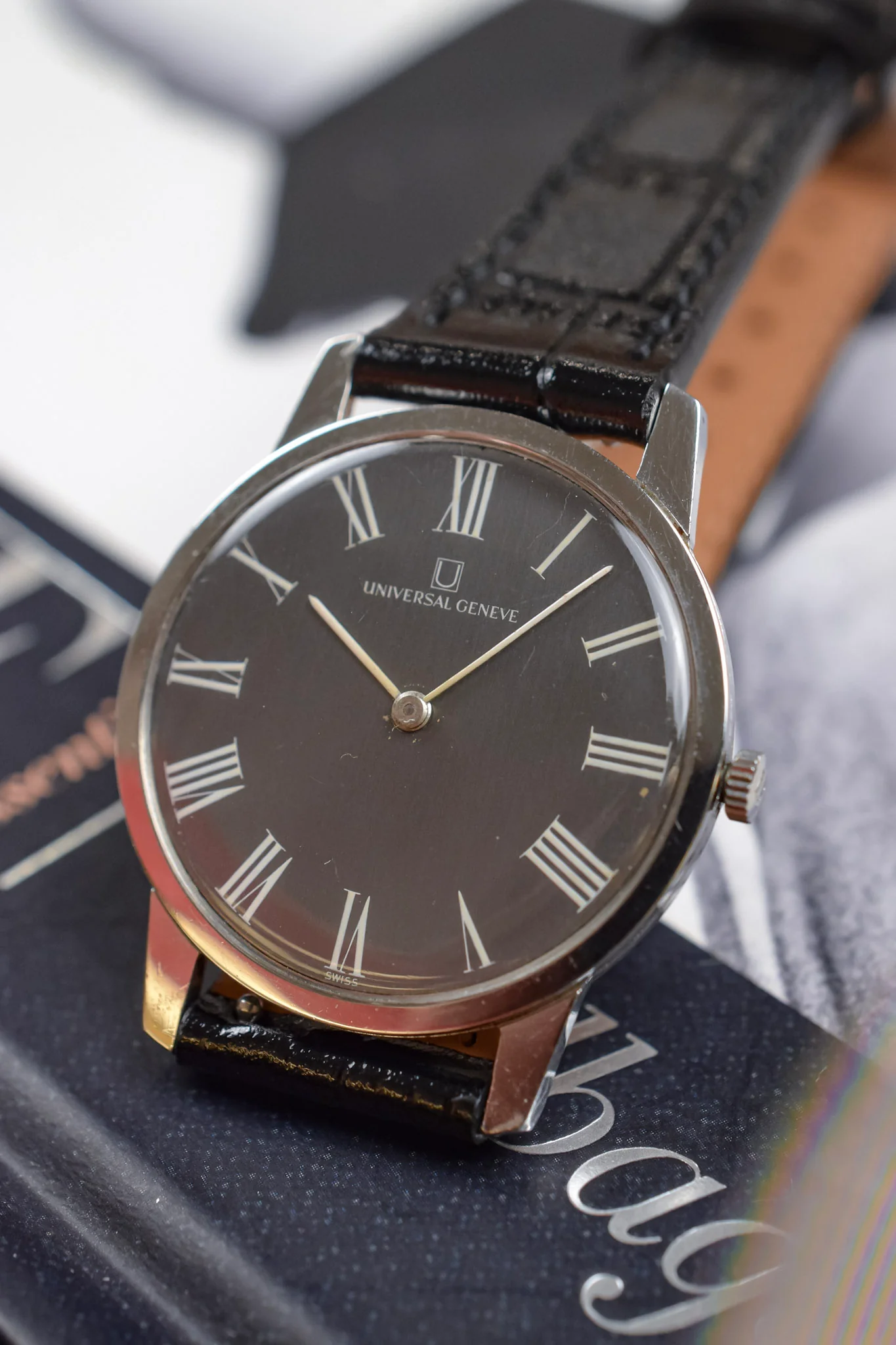 70s Serviced Mechanical Universal Geneve Gray Roman Altesse - Image 3
