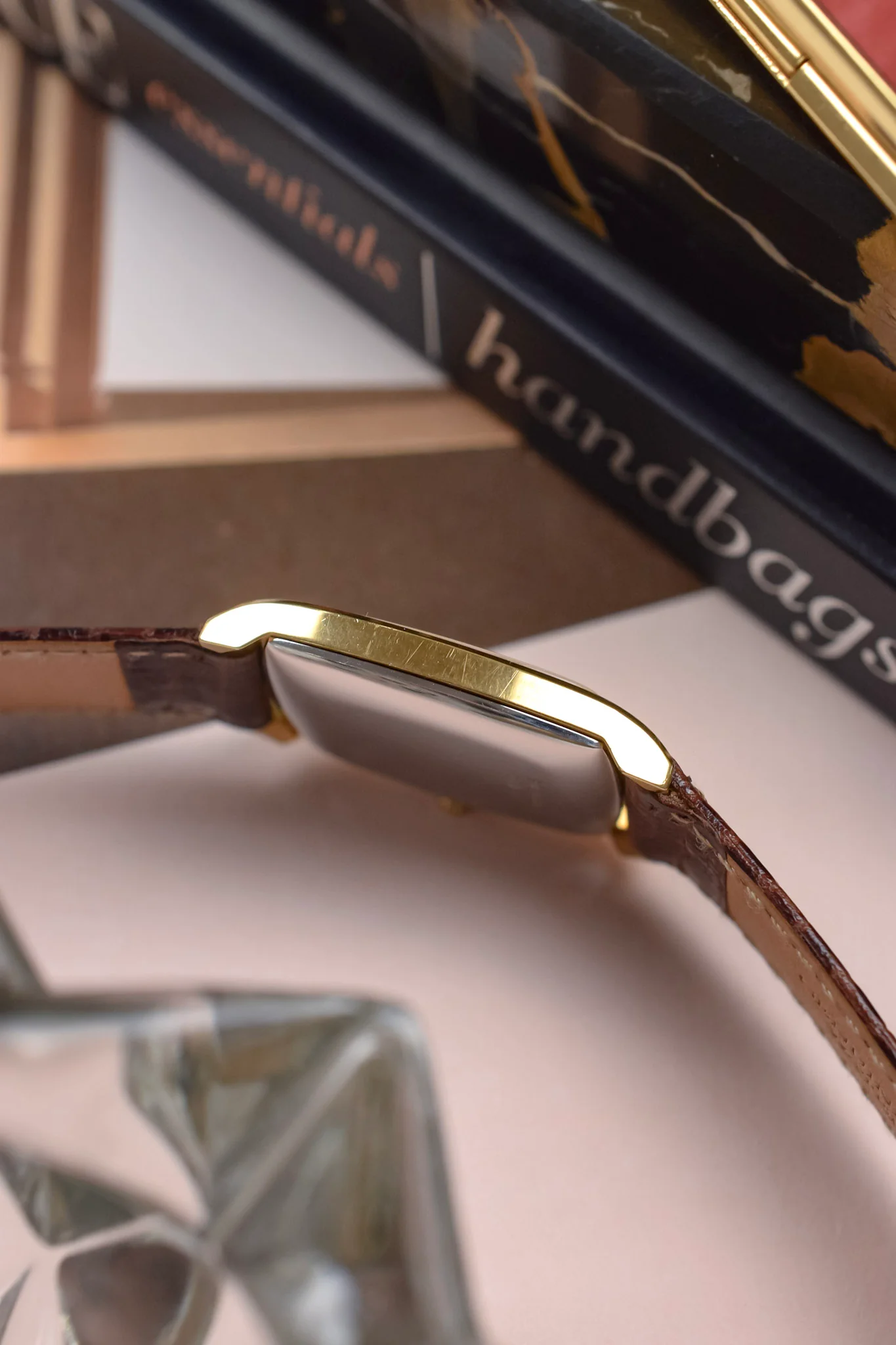 70s Mechanical Universal Geneve Roman Champagne Tonneau - Image 5