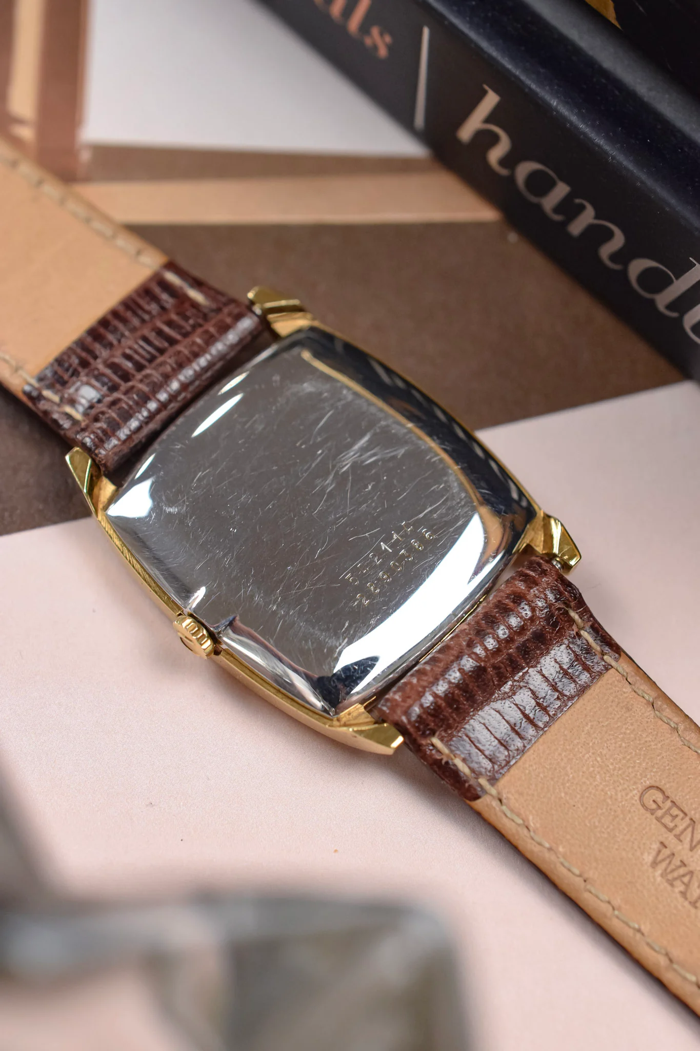 70s Mechanical Universal Geneve Roman Champagne Tonneau - Image 7