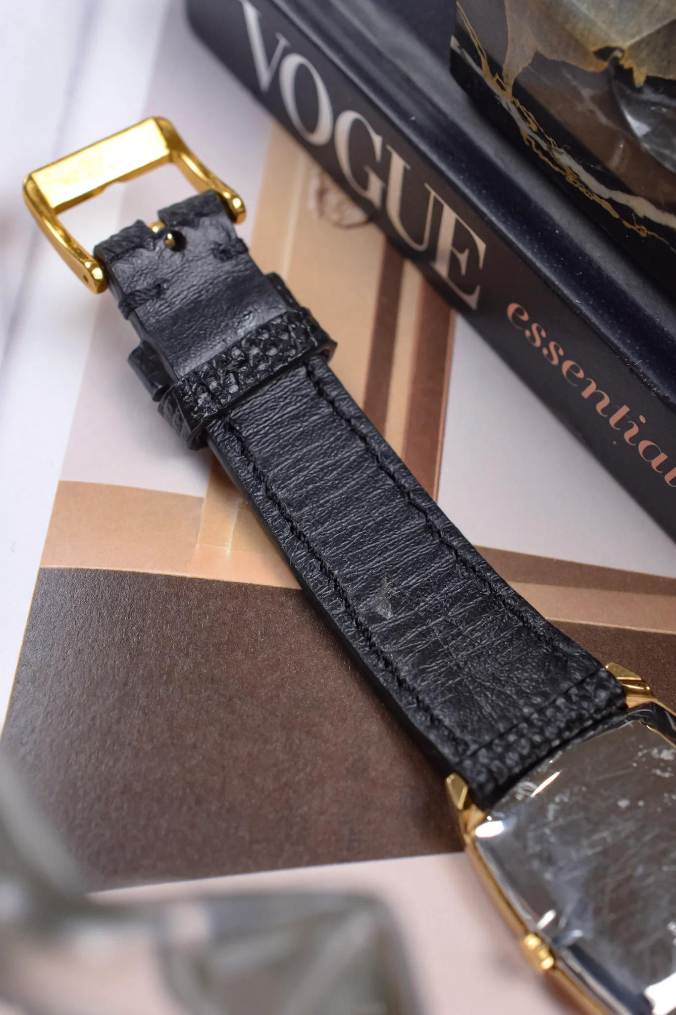 70s Mechanical Universal Geneve Sunray Champagne Tonneau - Image 11