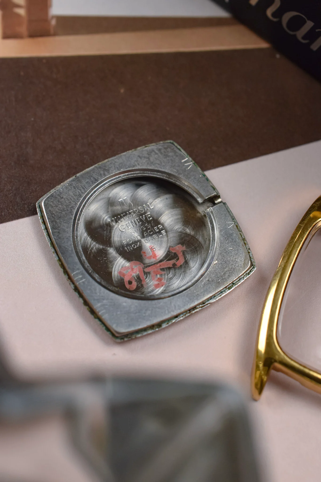 70s Mechanical Universal Geneve Sunray Champagne Tonneau - Image 9